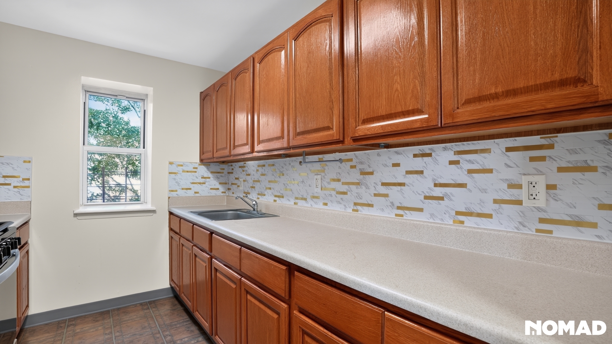 747 Essex Street 3fl Property Photo 15