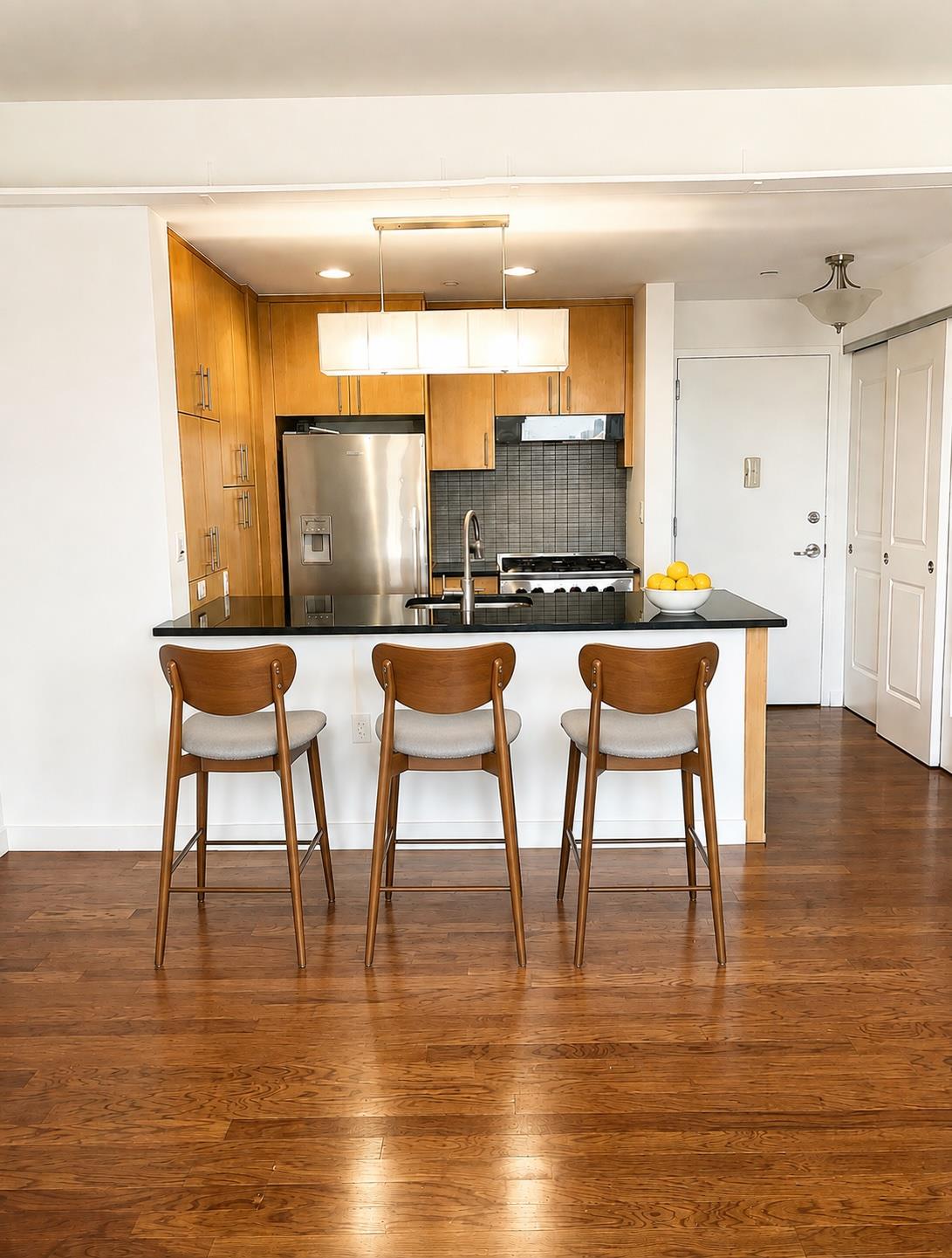 5-49 Borden Avenue 6-n Property Photo 2