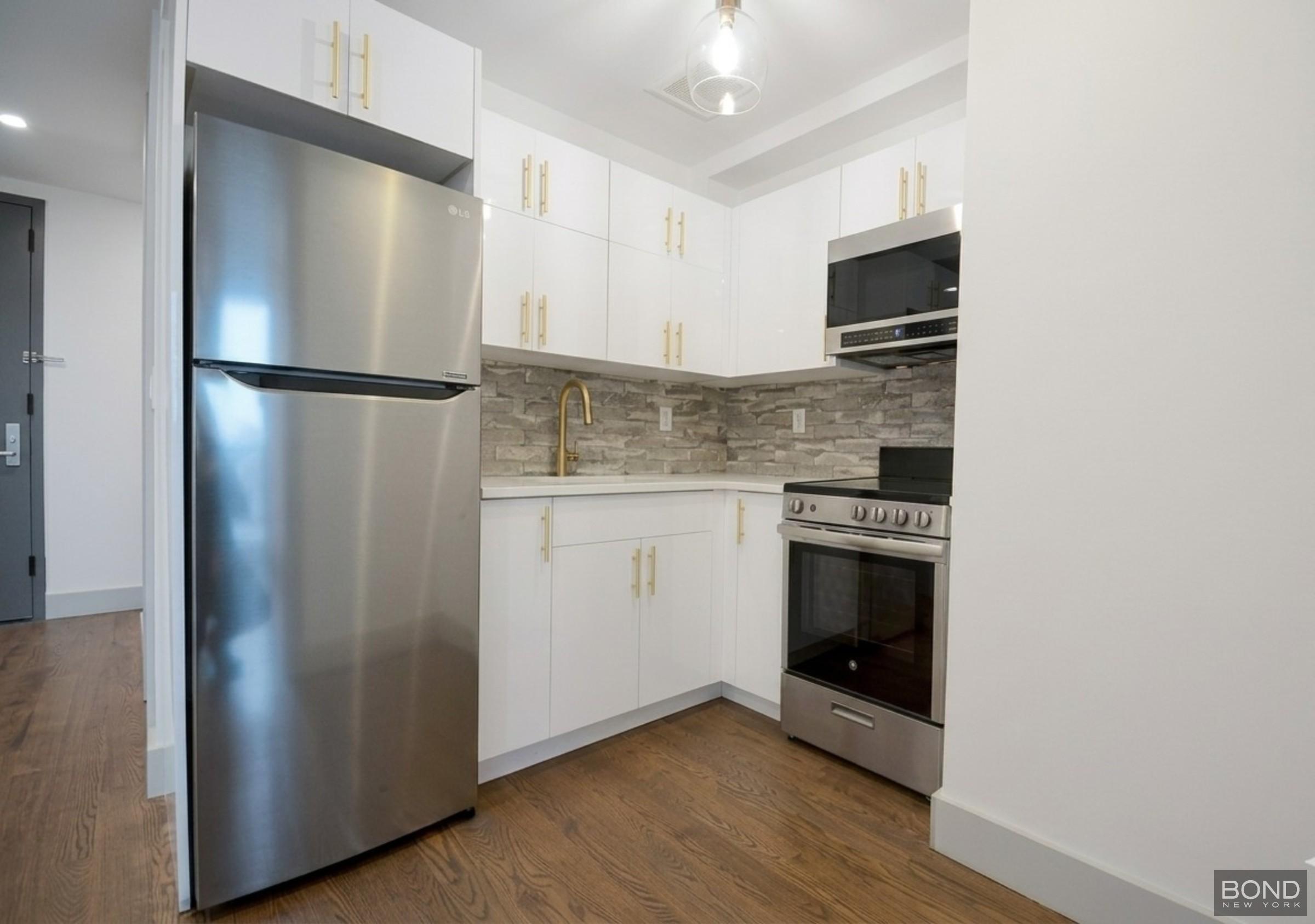 896 New York Avenue 4b Property Photo 2