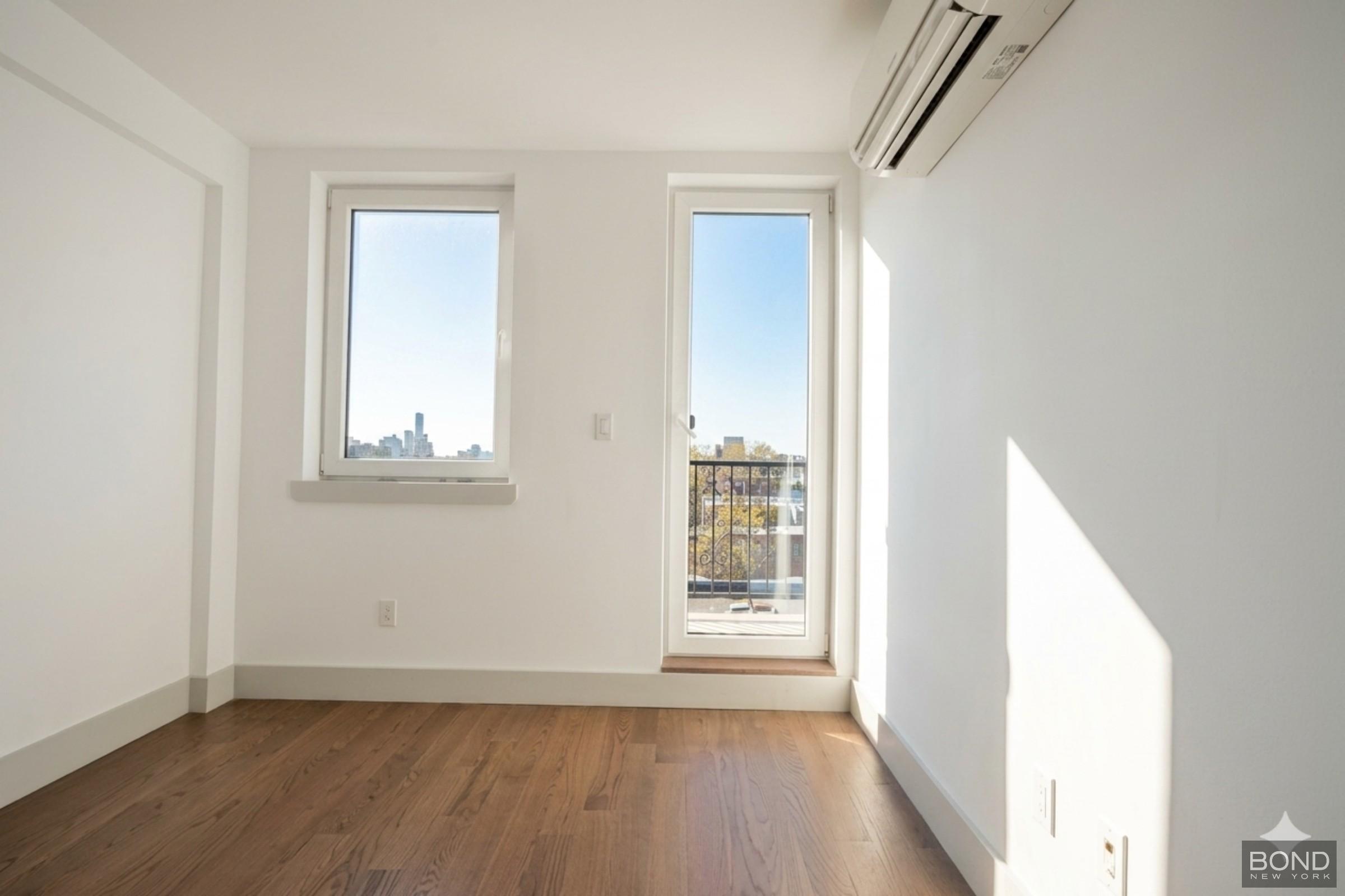 896 New York Avenue 4b Property Photo 5