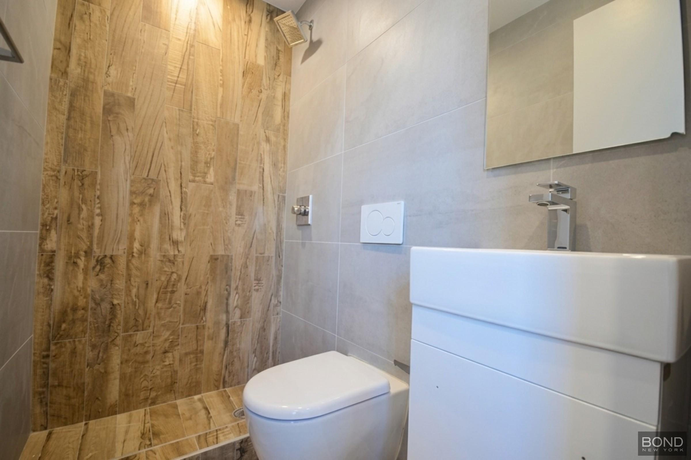 896 New York Avenue 4b Property Photo 6