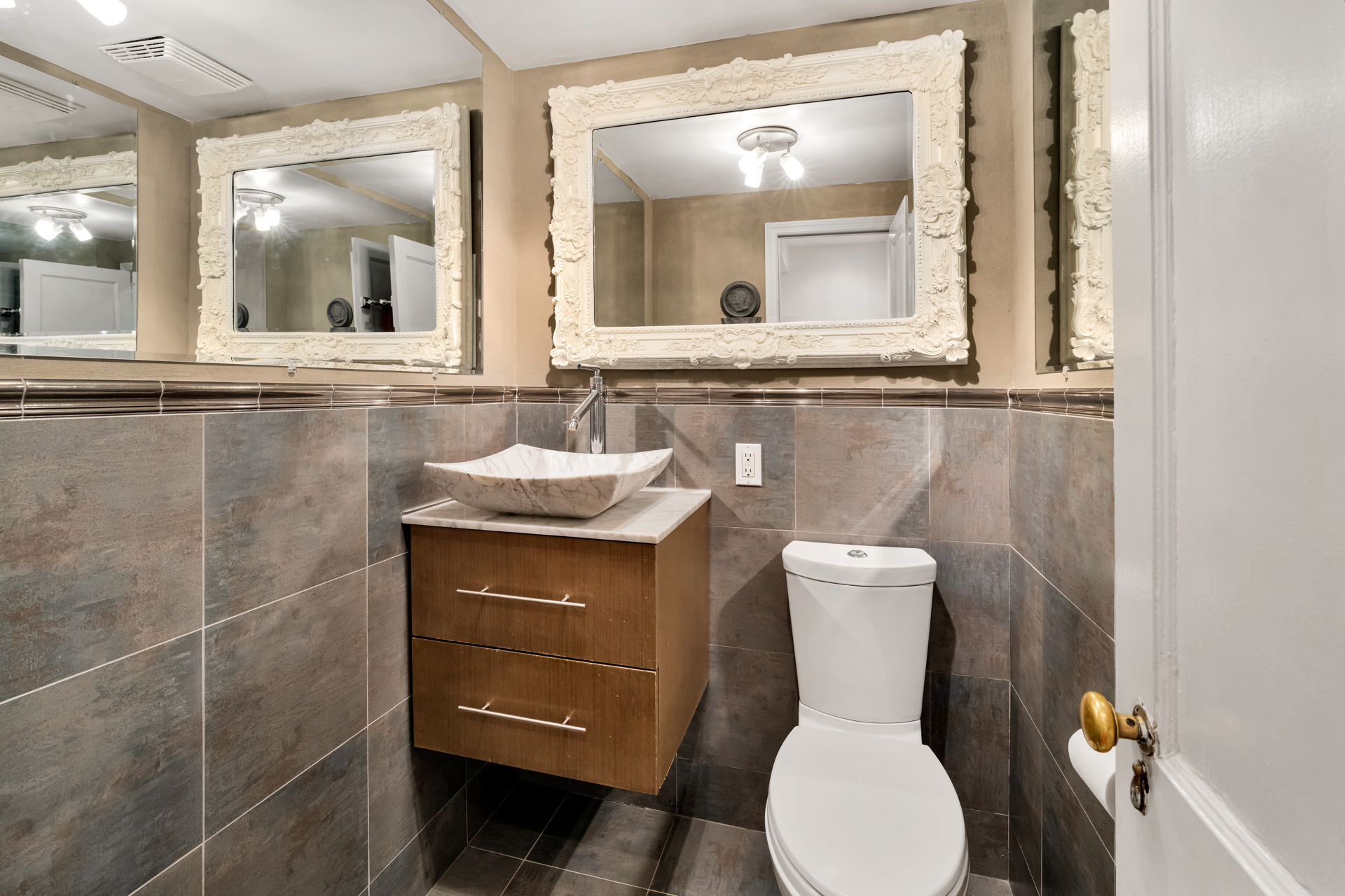 325 E 72nd Street 2d Property Photo 9
