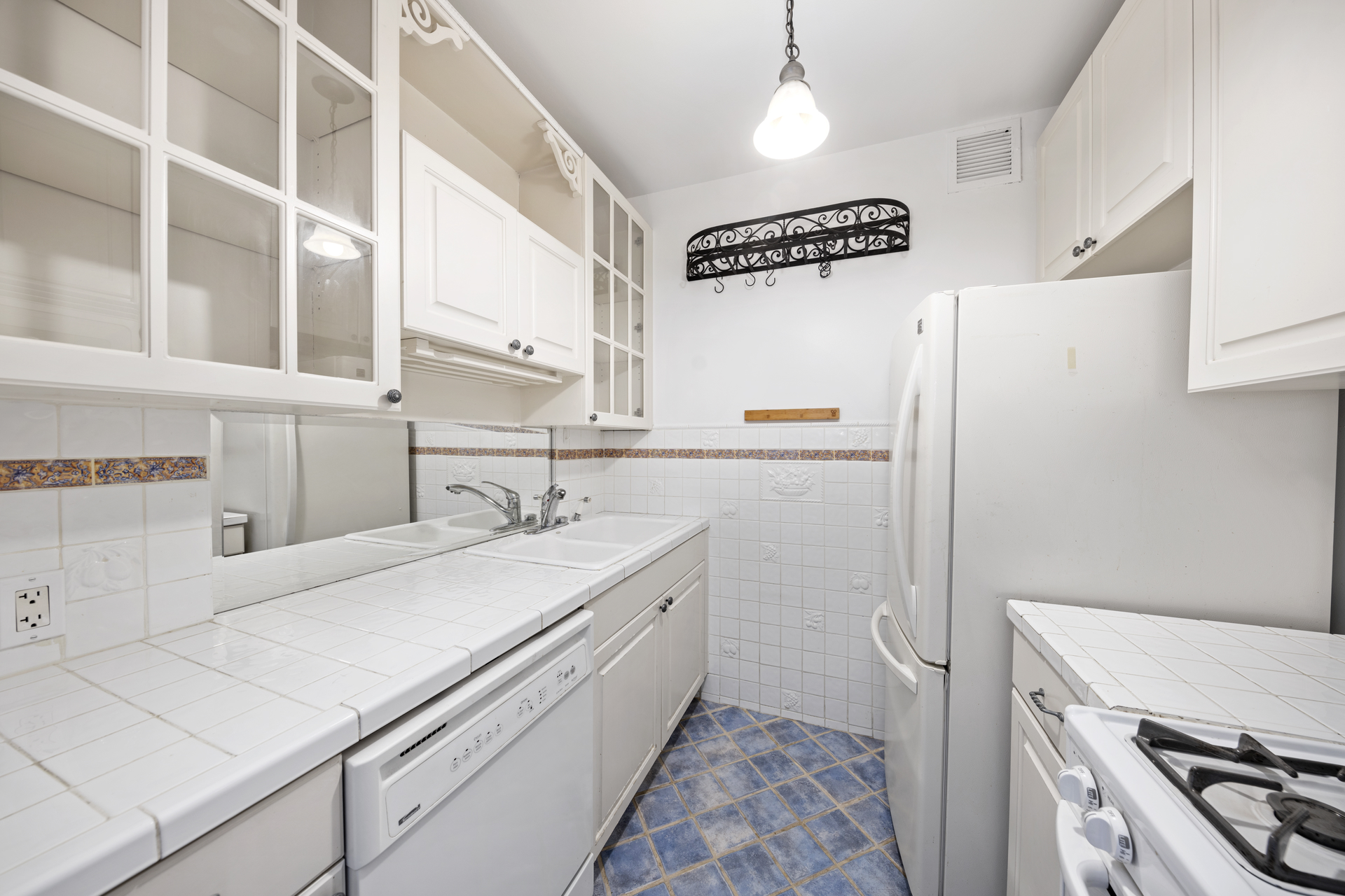 222 Riverside Drive 7f Property Photo 5
