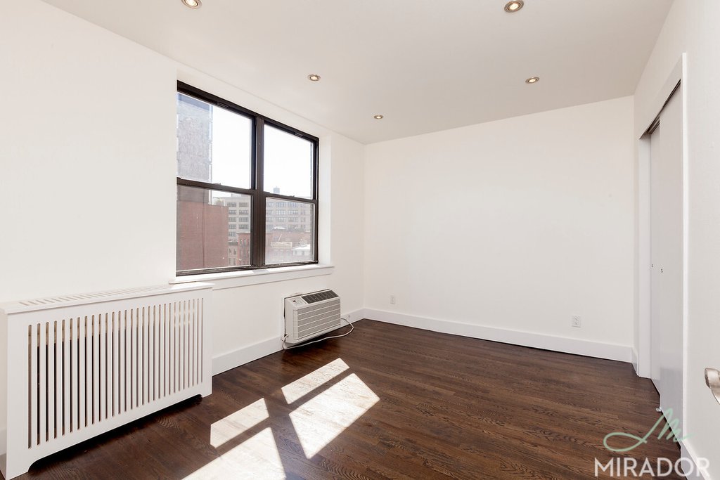 255 W 14th Street 5A Property Photo 1