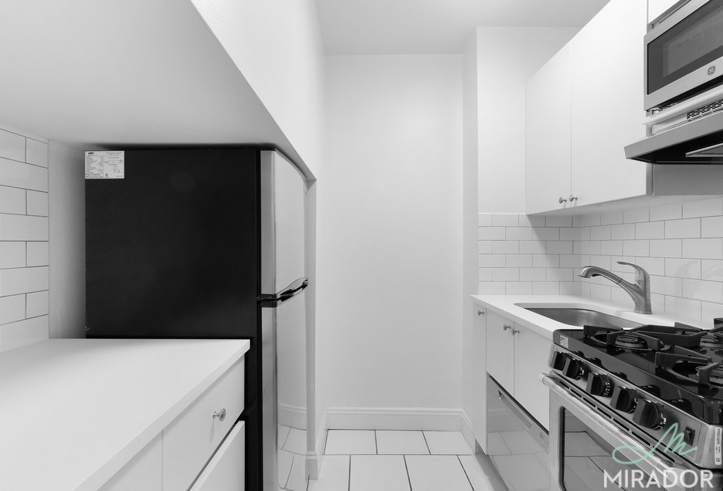 43 W 16th Street 2g Property Photo 8
