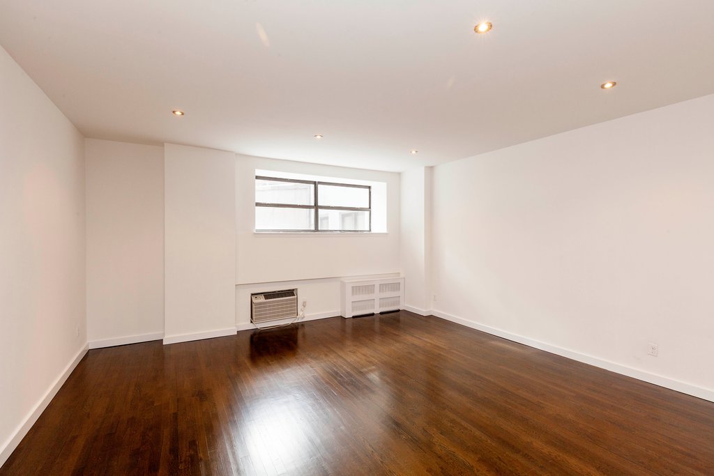 27 W 16th Street 2C Property Photo 1