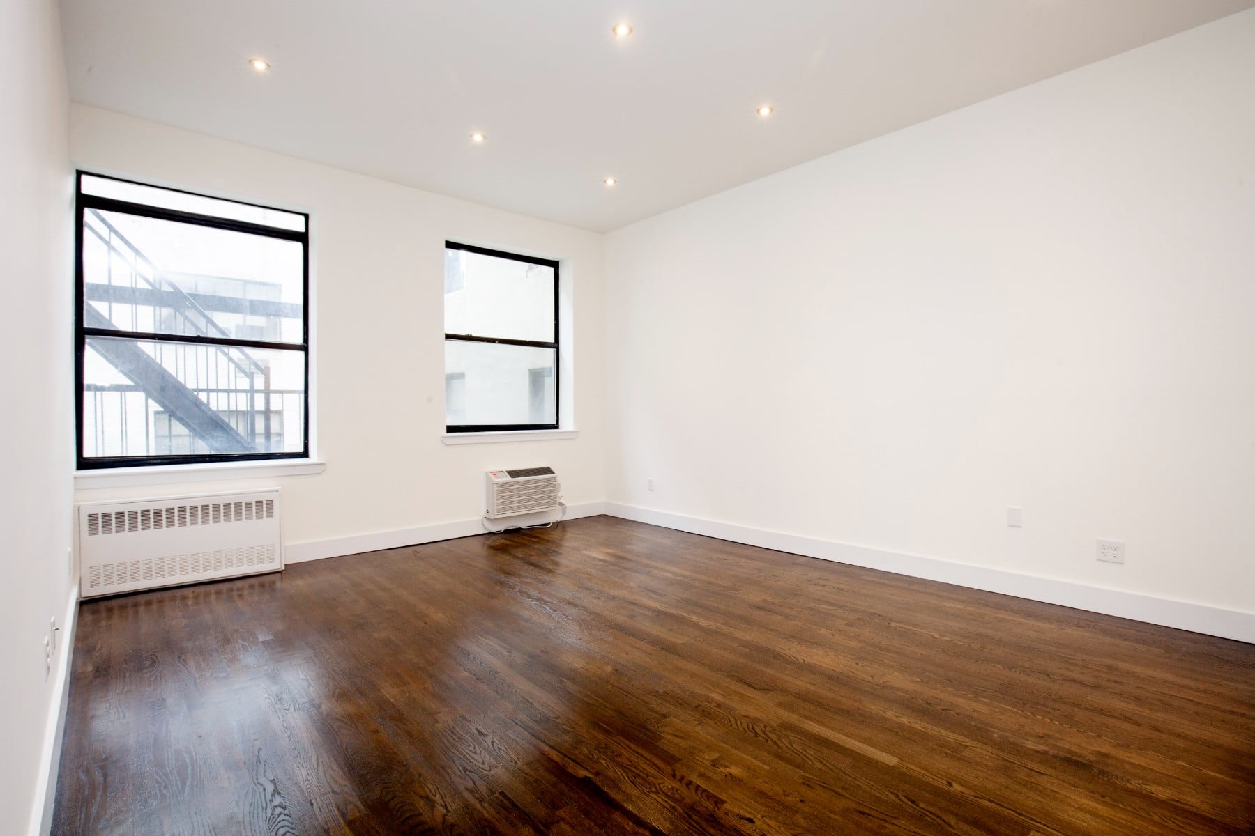 27 W 16th Street 3J Property Photo 1