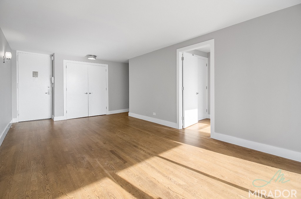 330 E 39th Street 25m Property Photo 3