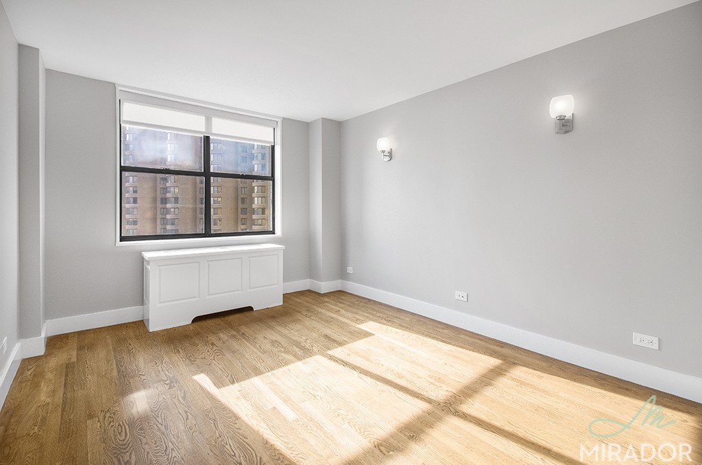 330 E 39th Street 25m Property Photo 6