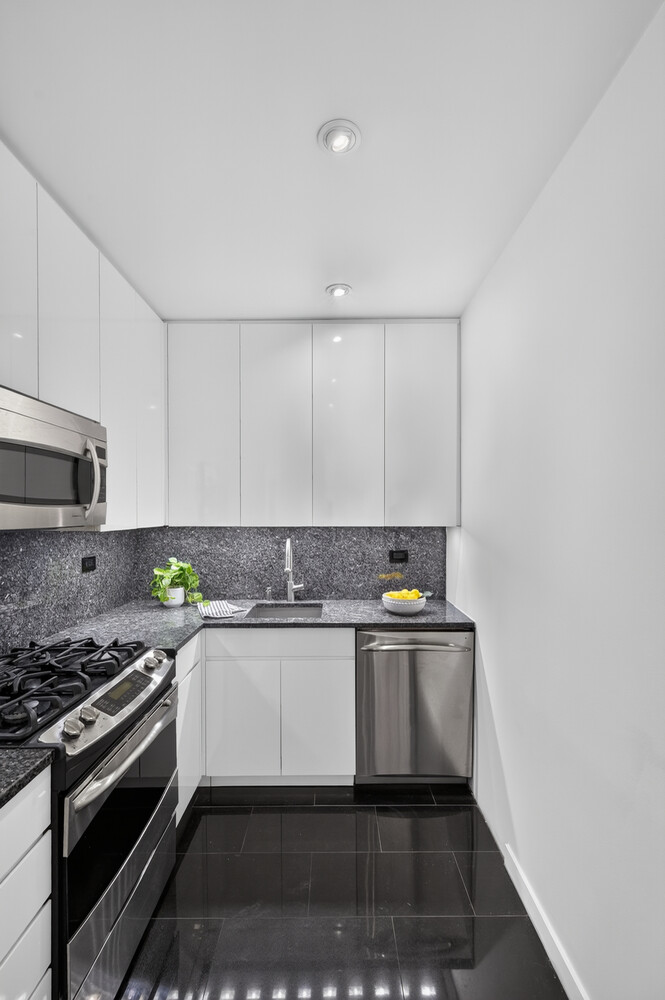155 E 34th Street 20k Property Photo 11