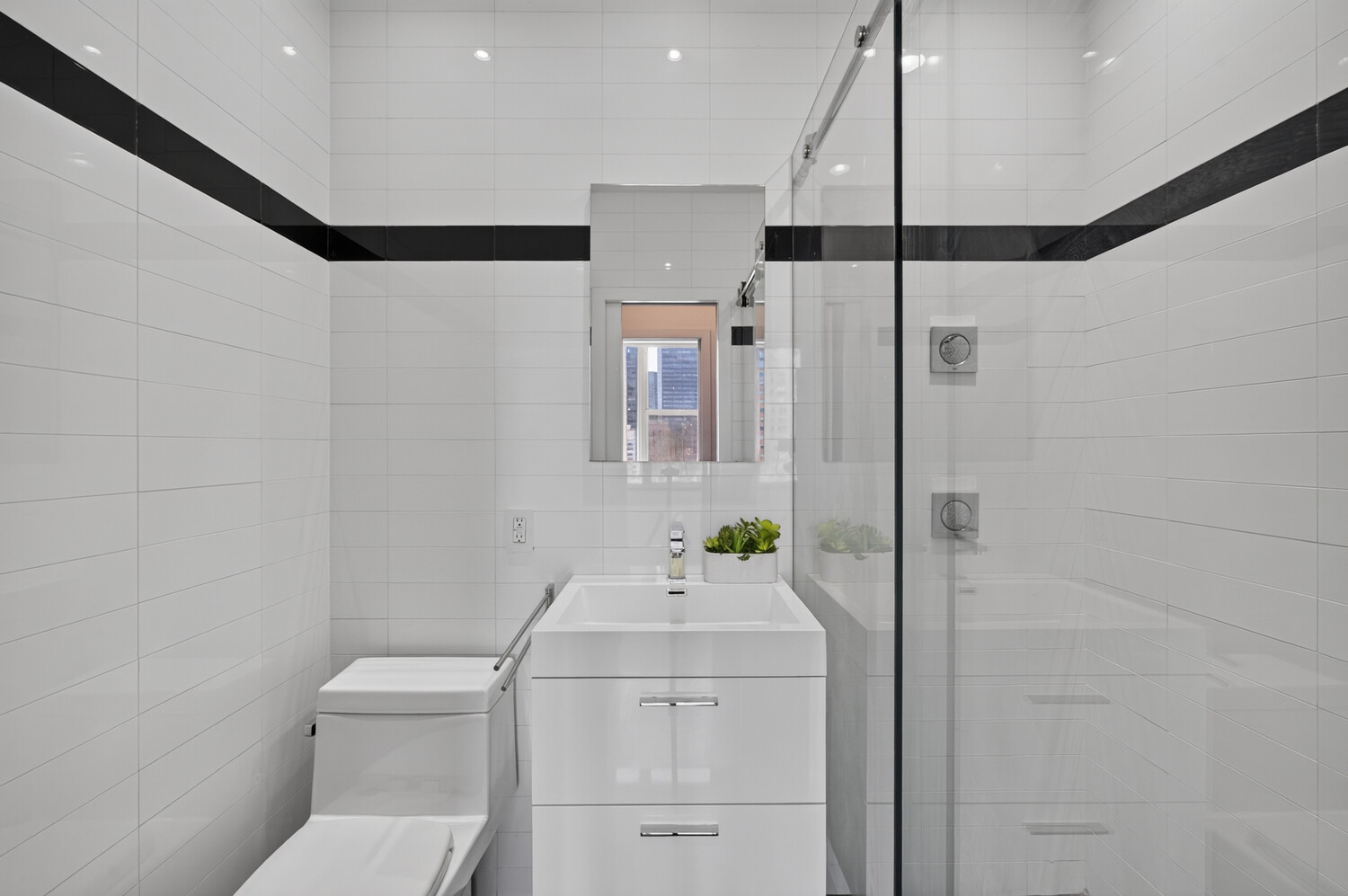 155 E 34th Street 20k Property Photo 12