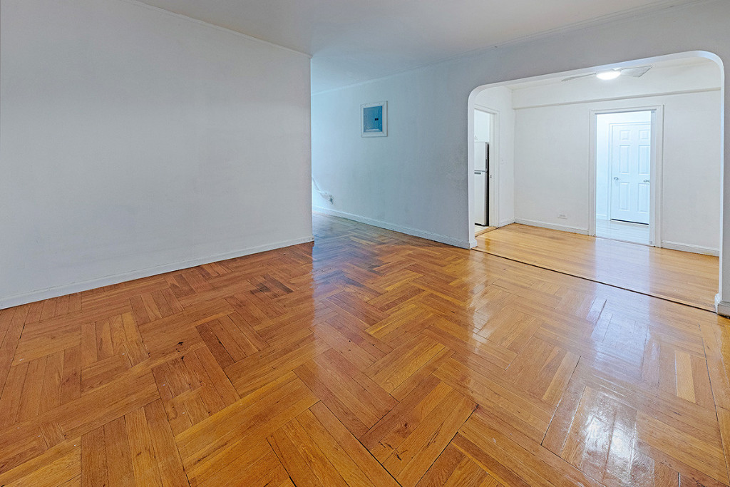 3017 Riverdale Avenue 2h Property Photo 4
