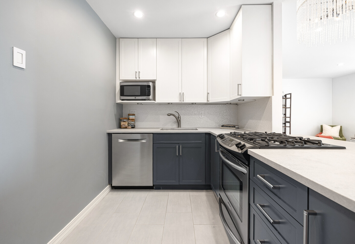3 Hanover Square 19j Property Photo 5