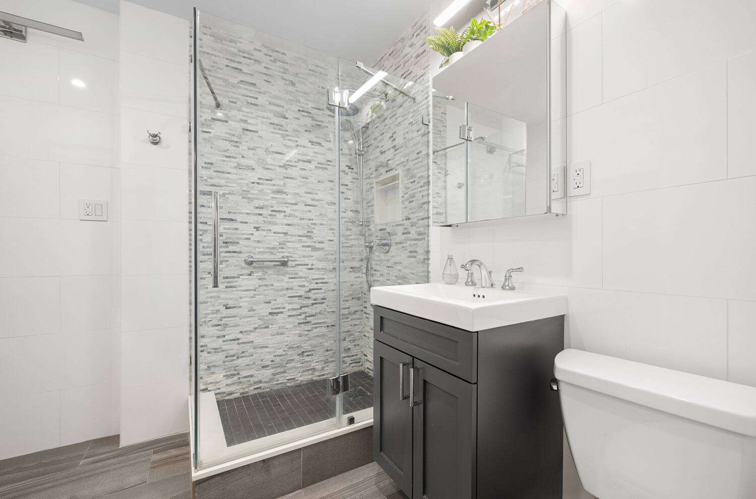 3 Hanover Square 19j Property Photo 8