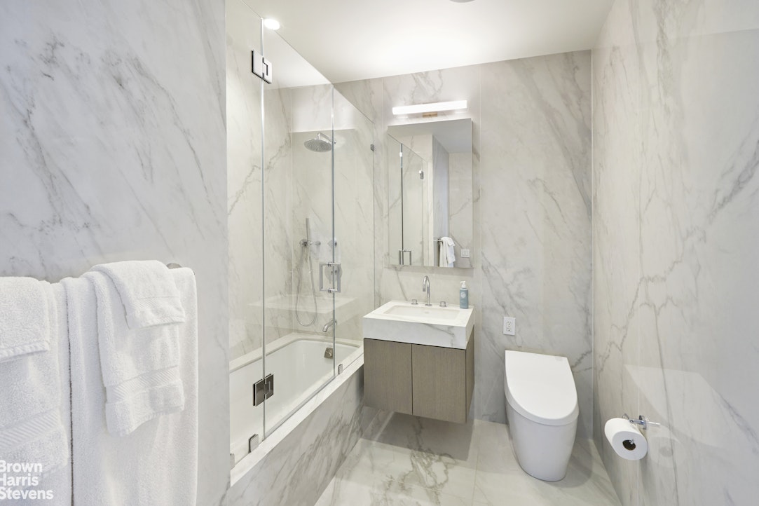 210 Lafayette Street Ph1c Property Photo 9