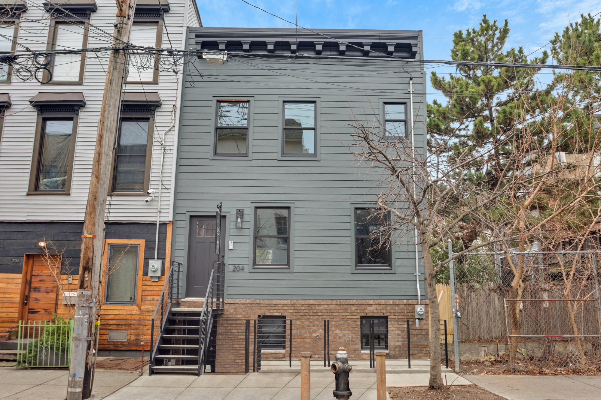 204 Richards Street Property Photo 1