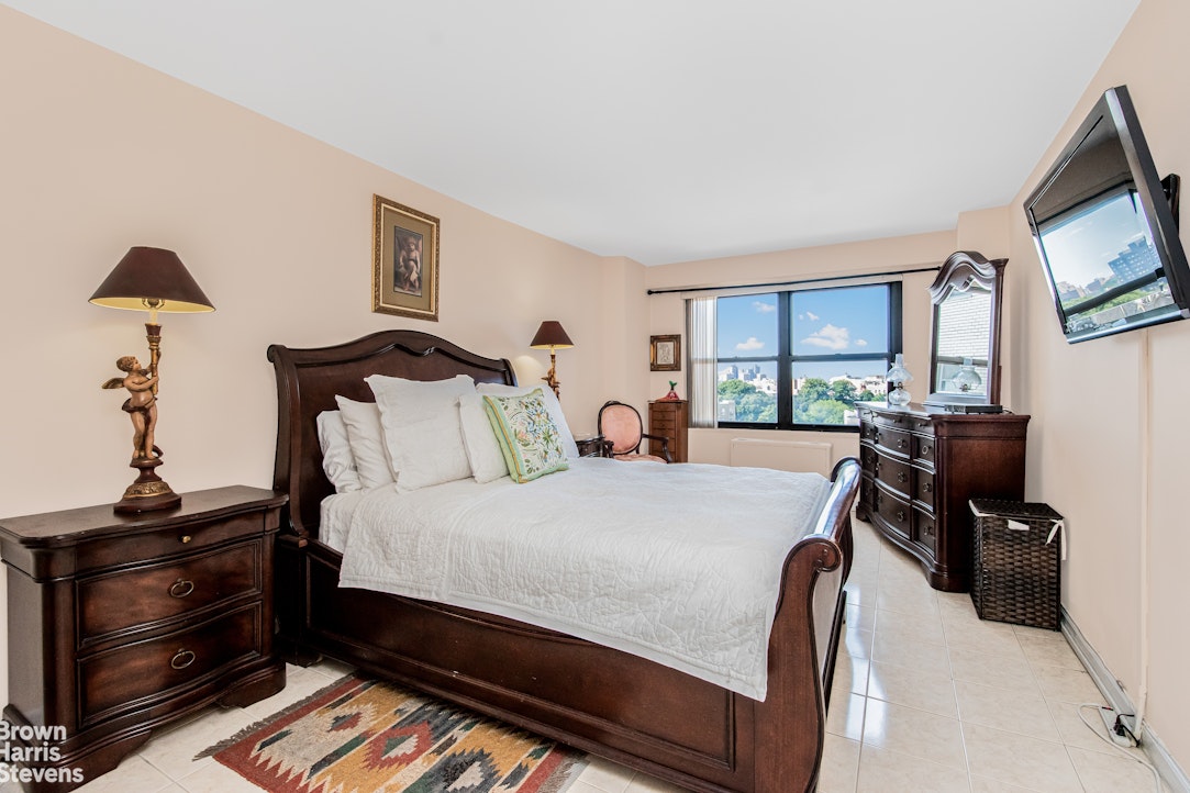 1020 Grand Concourse 11j Property Photo 8