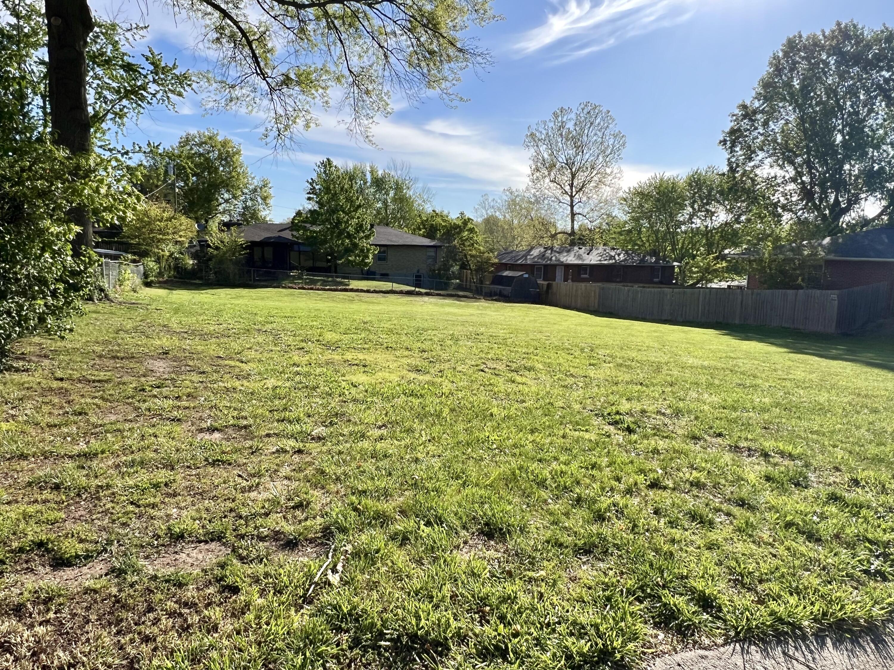 1006 LAUREL PL Property Photo 1