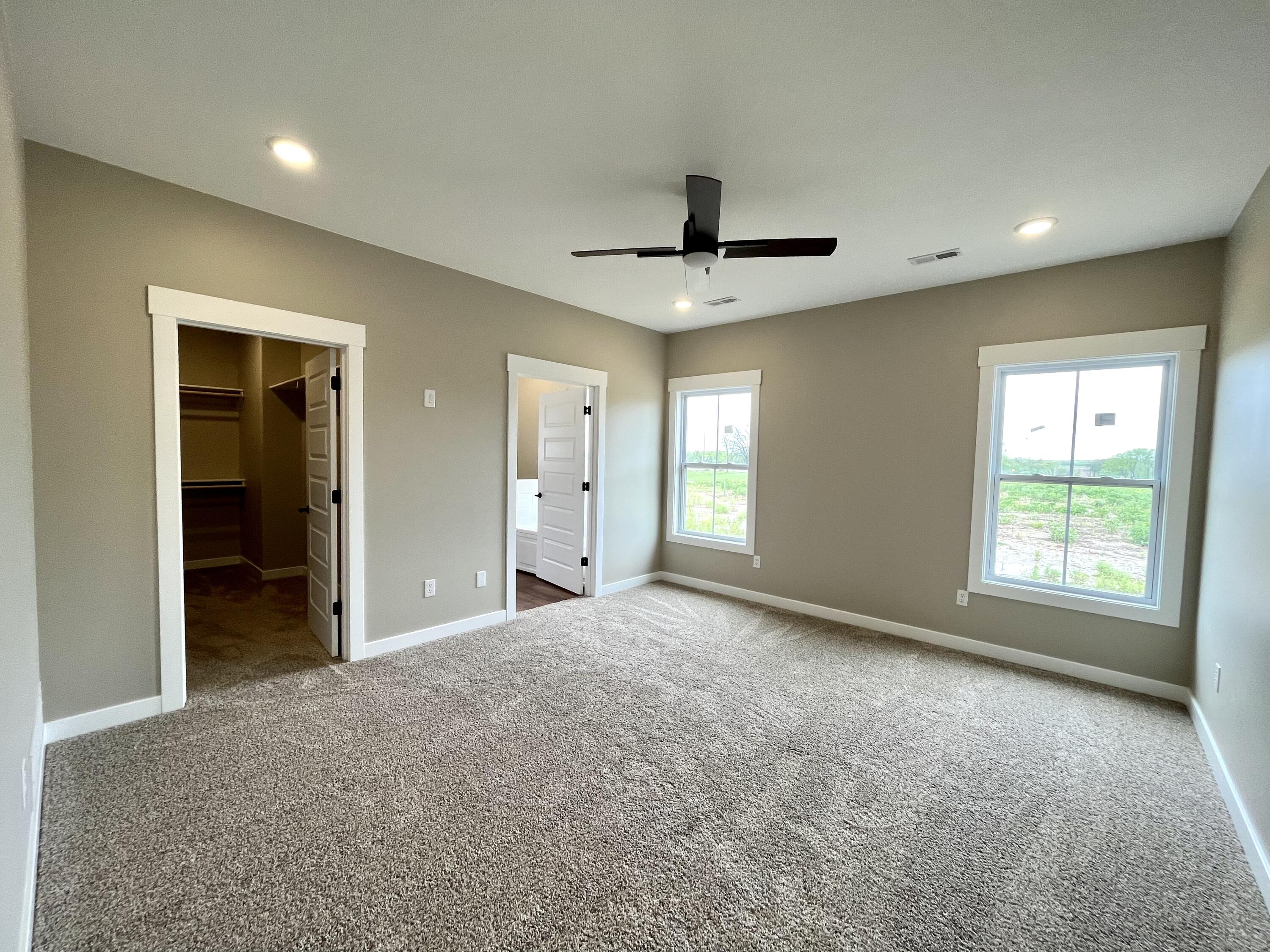 2471 Greenside Dr Property Photo 6