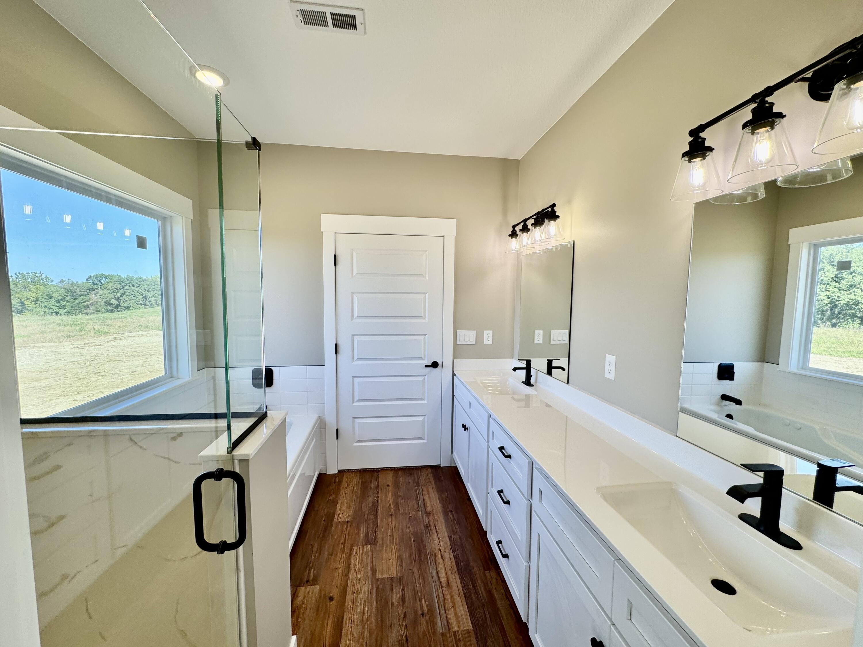 2471 Greenside Dr Property Photo 8
