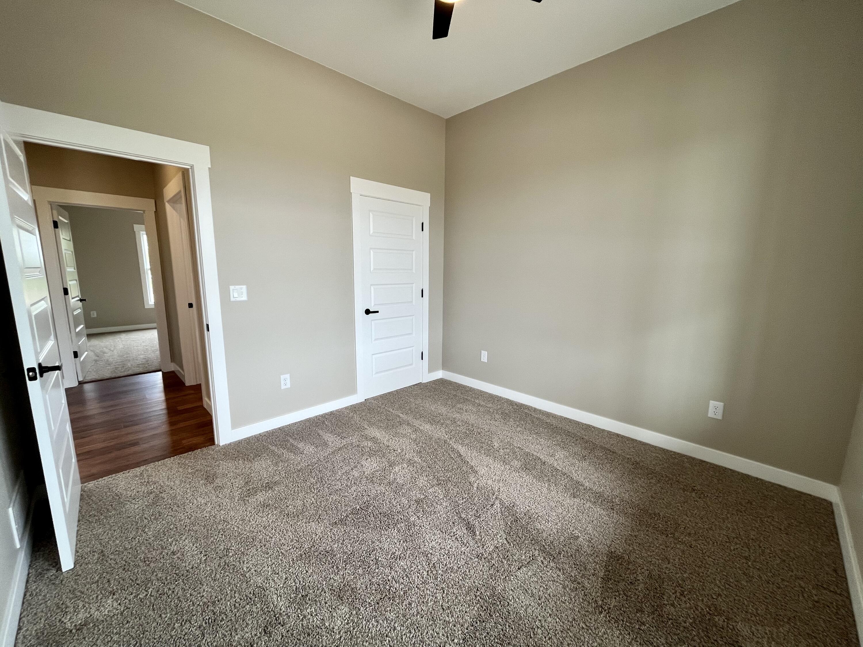 2471 Greenside Dr Property Photo 16