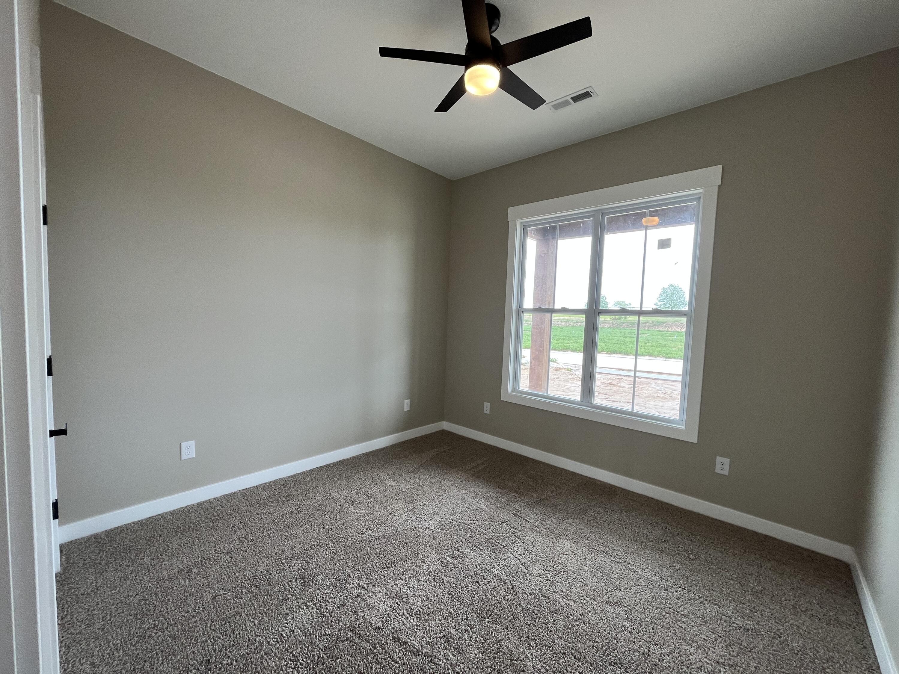 2471 Greenside Dr Property Photo 17