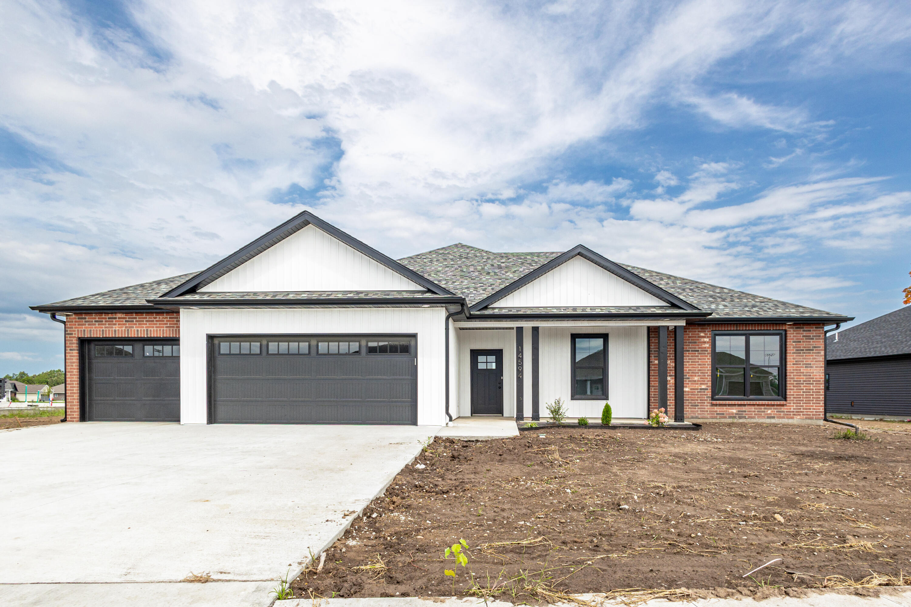 14594 Mettler Dr Property Photo 1