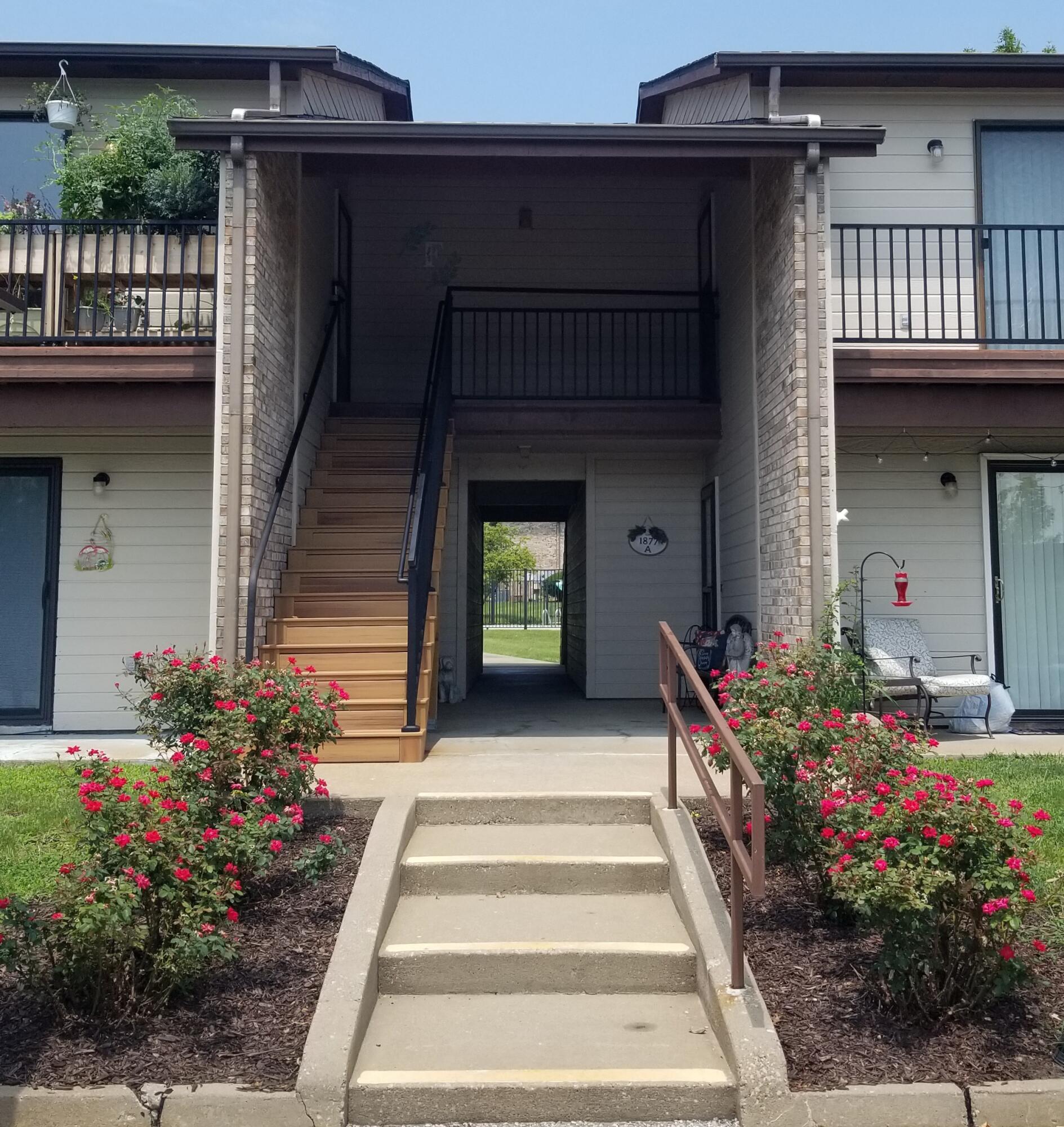 1877 WATERFRONT DR, G Property Photo 1