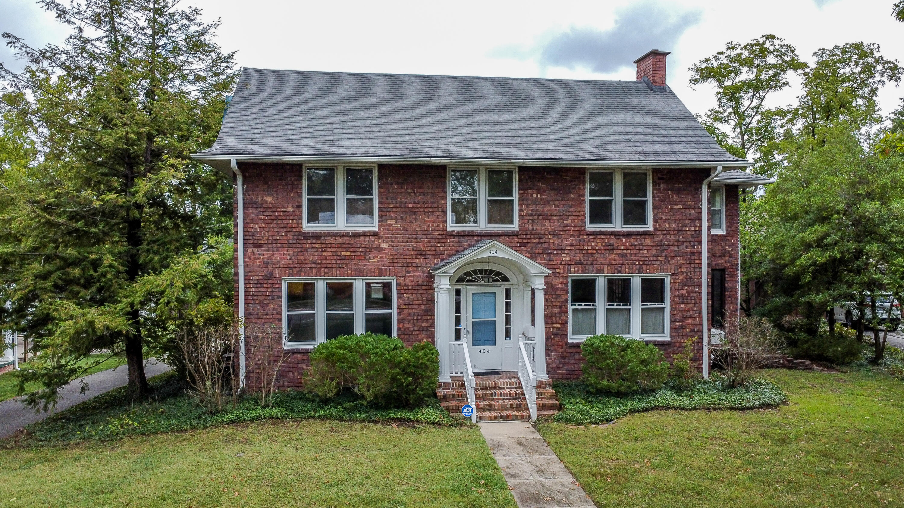 404 EDGEWOOD AVE Property Photo 1