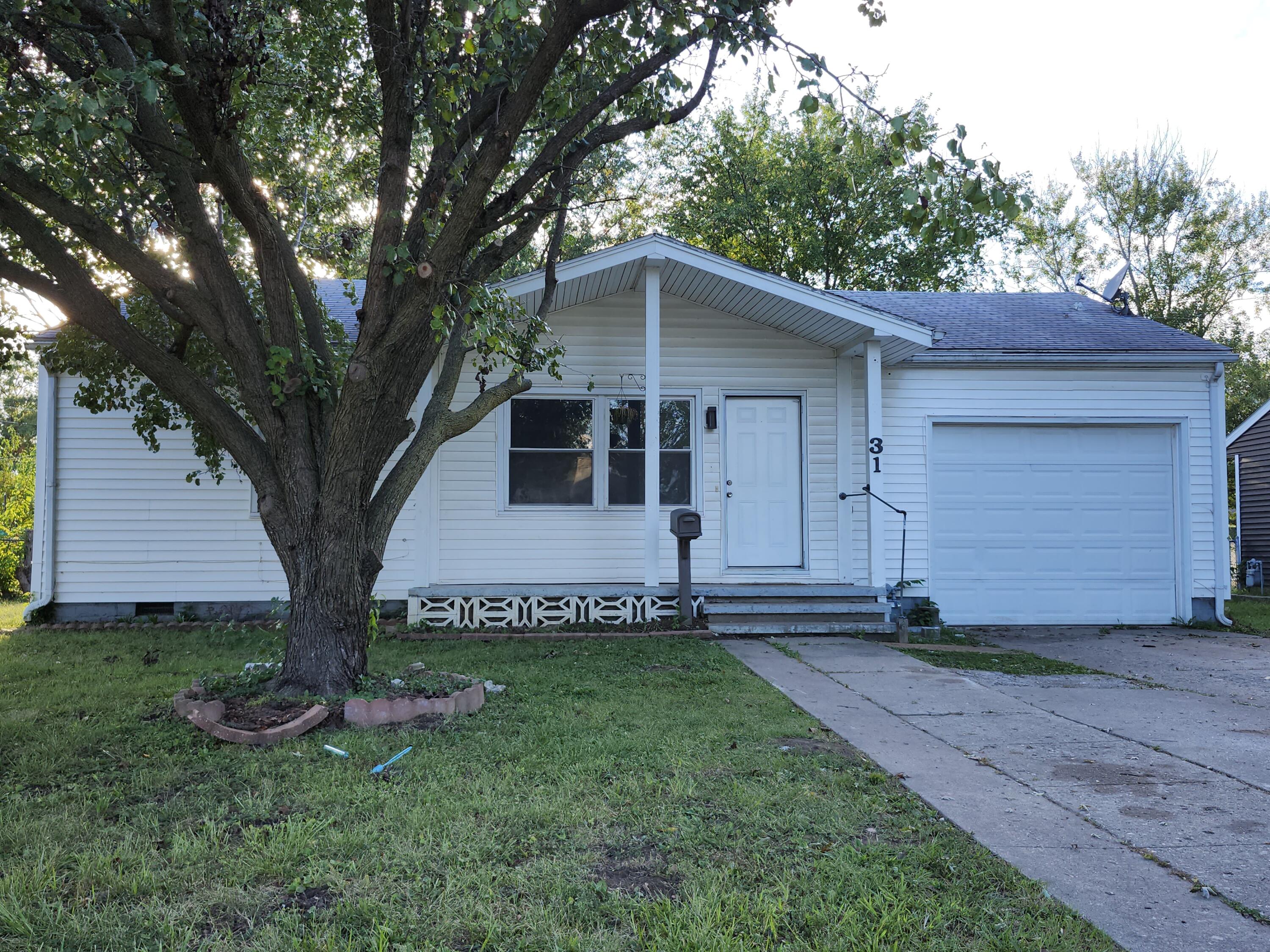 31 MARINE DR Property Photo 1