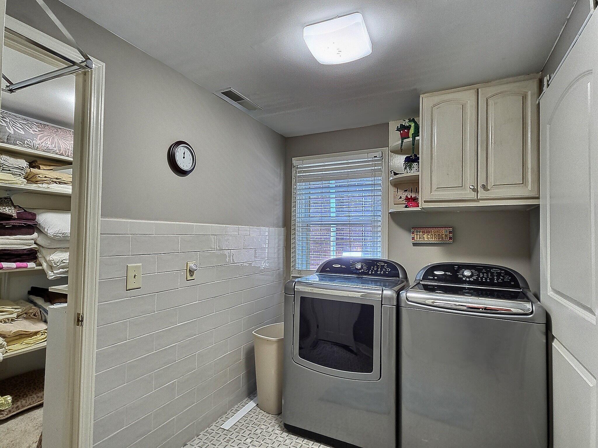 706 E Spring St Property Photo 21