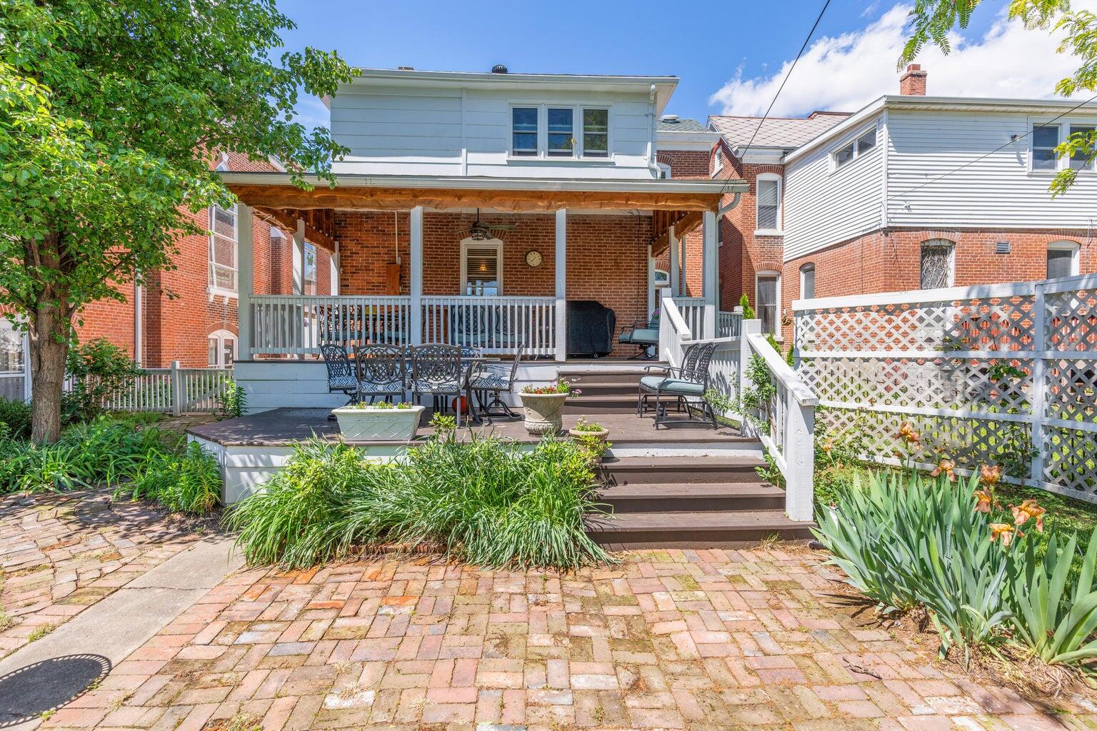 706 E Spring St Property Photo 25