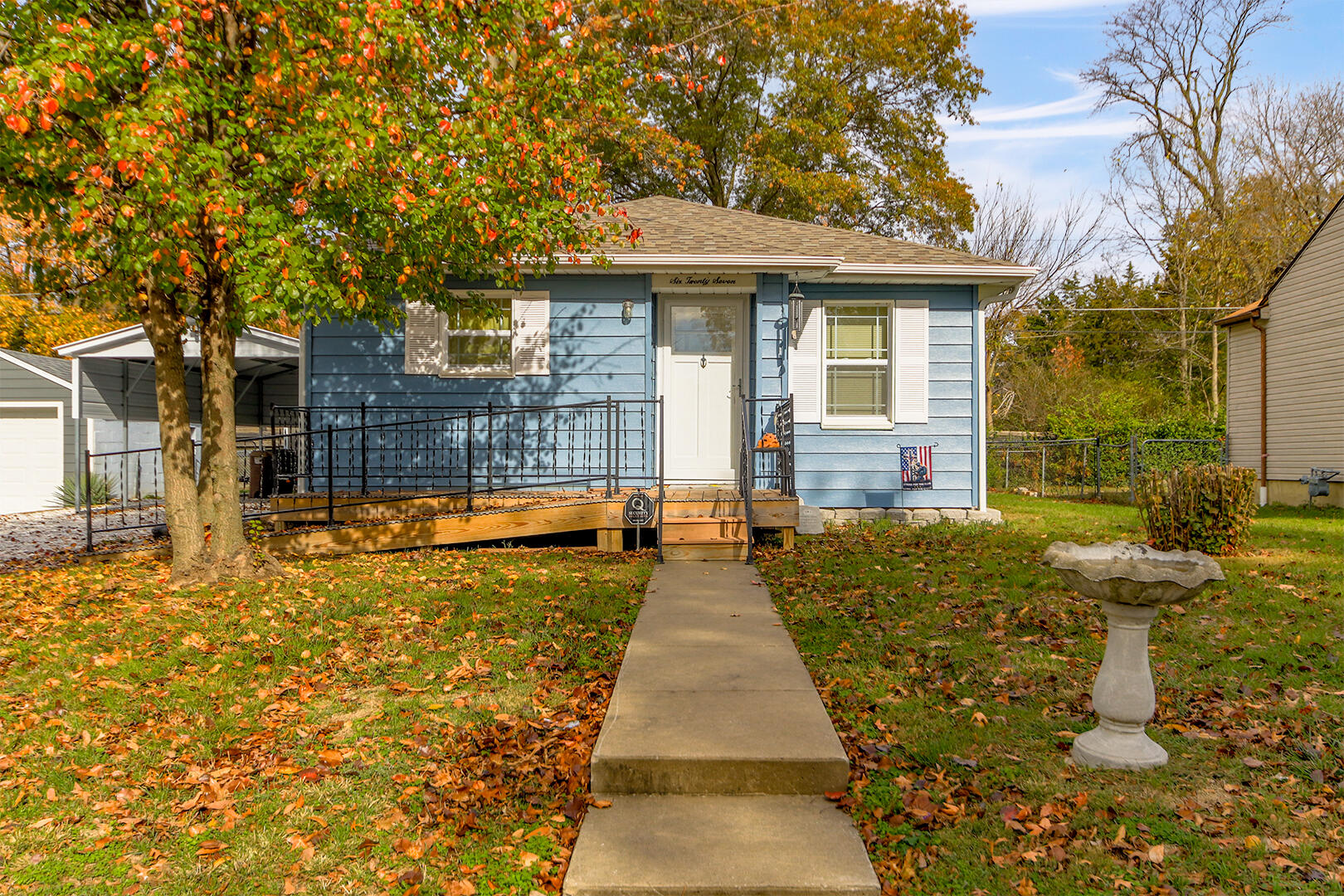 627 Yale St Property Photo