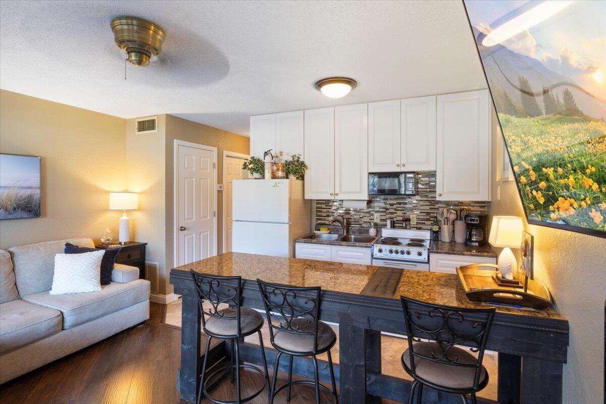 5655 Heron Bay, F107 Property Photo 1