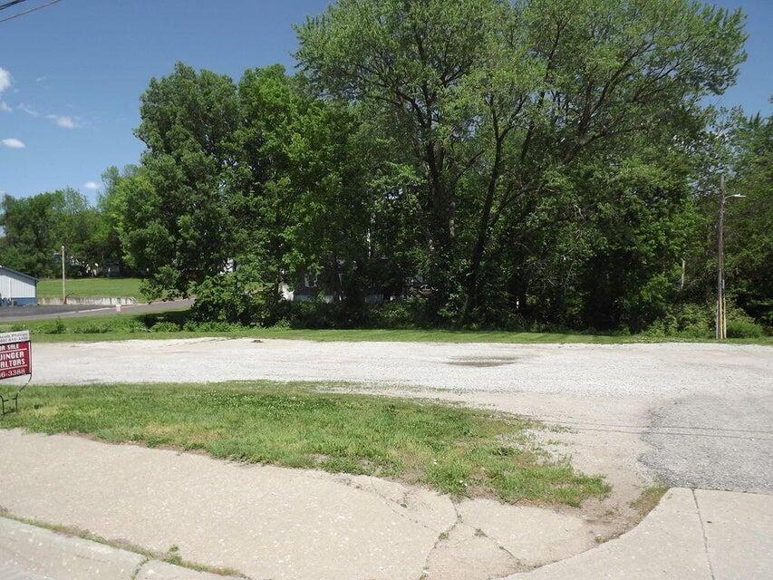 1104 S Odell Ave Property Photo 6