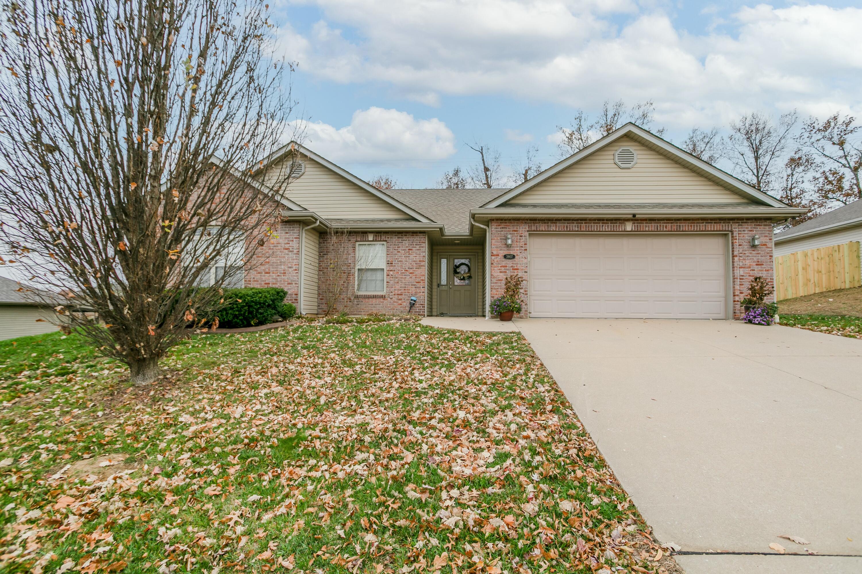 3907 ZAMBEZI DR Property Photo 1
