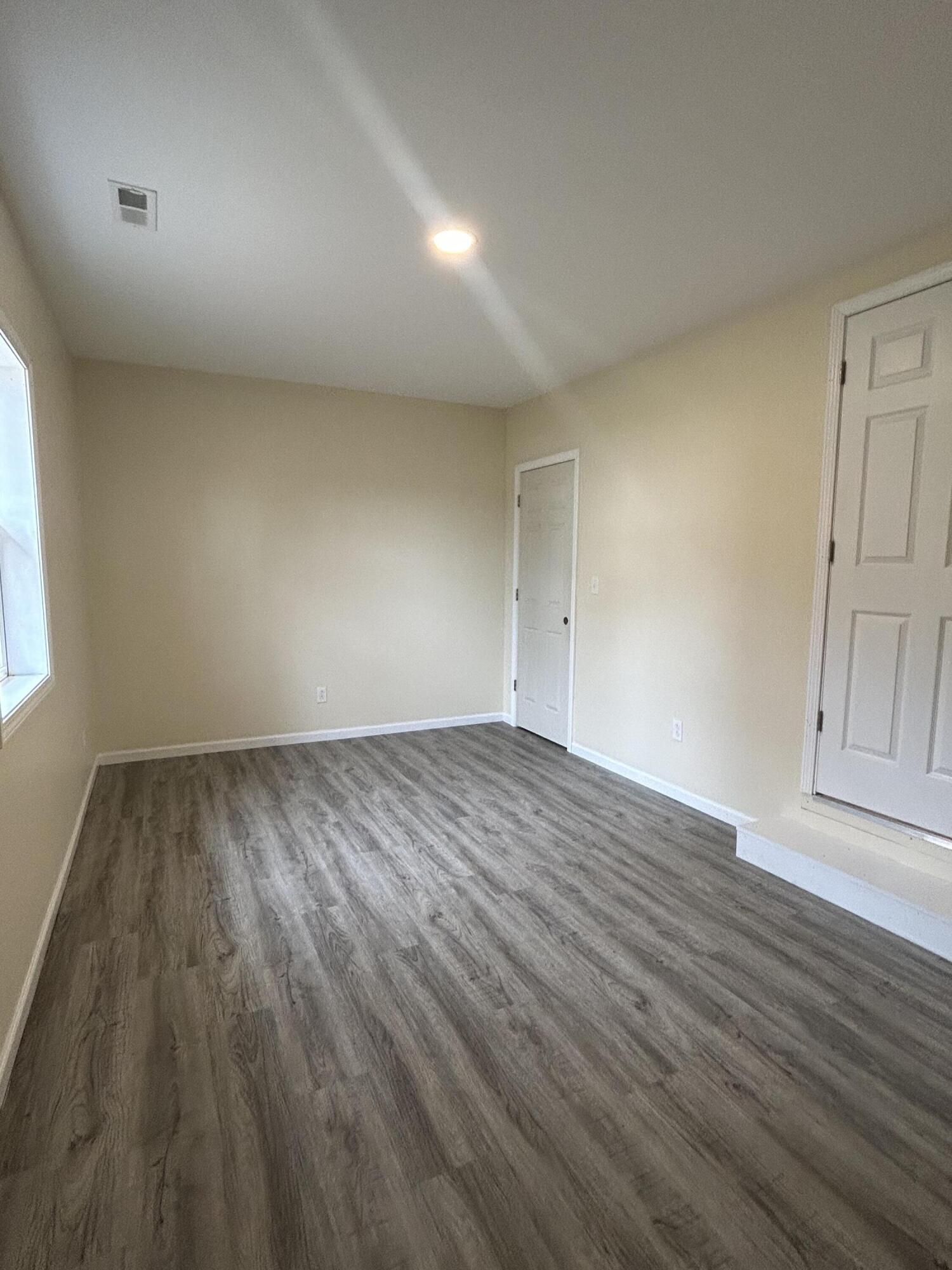 415 N Howard St Property Photo 13