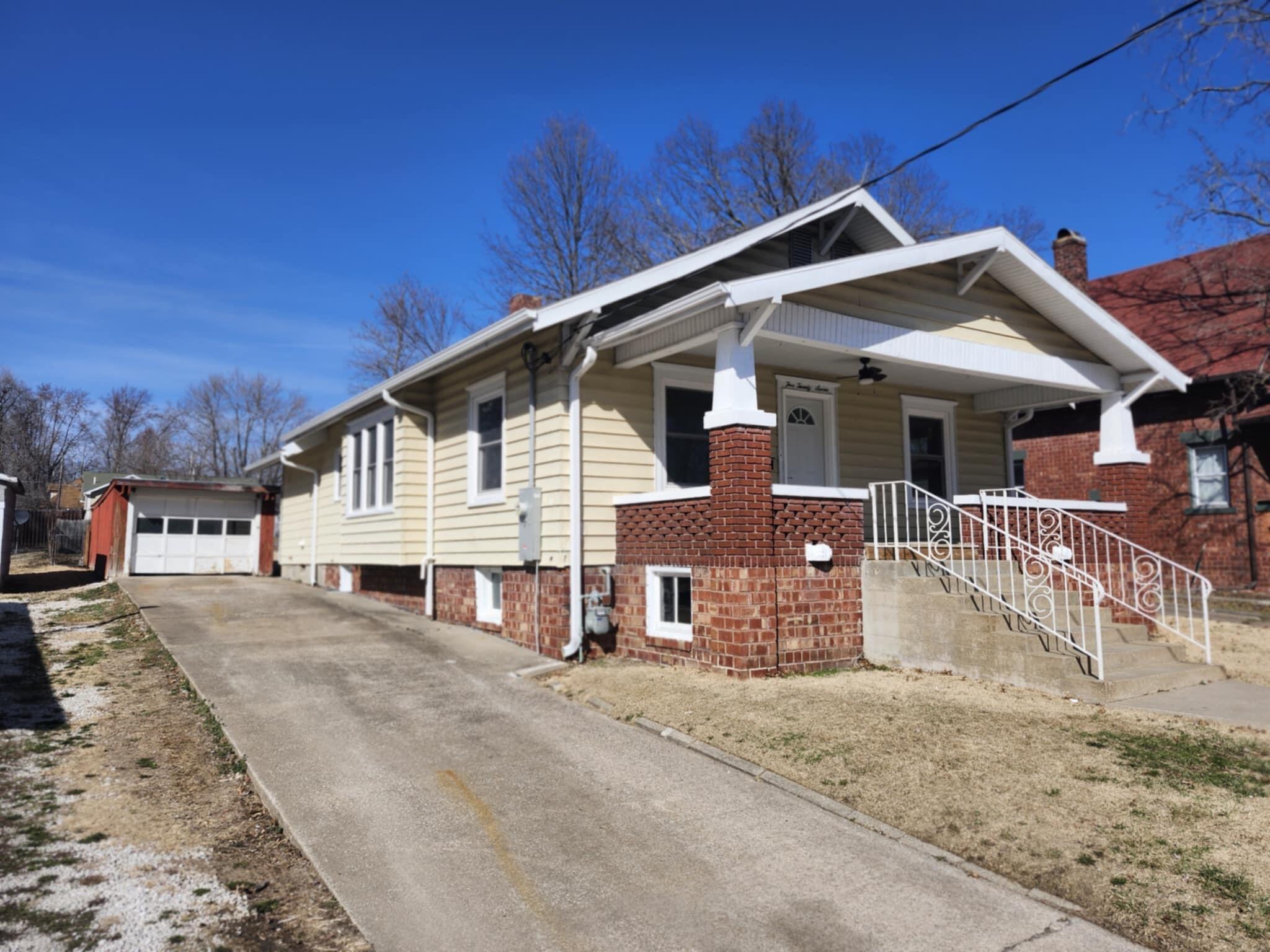 527 Farror St Property Photo 2