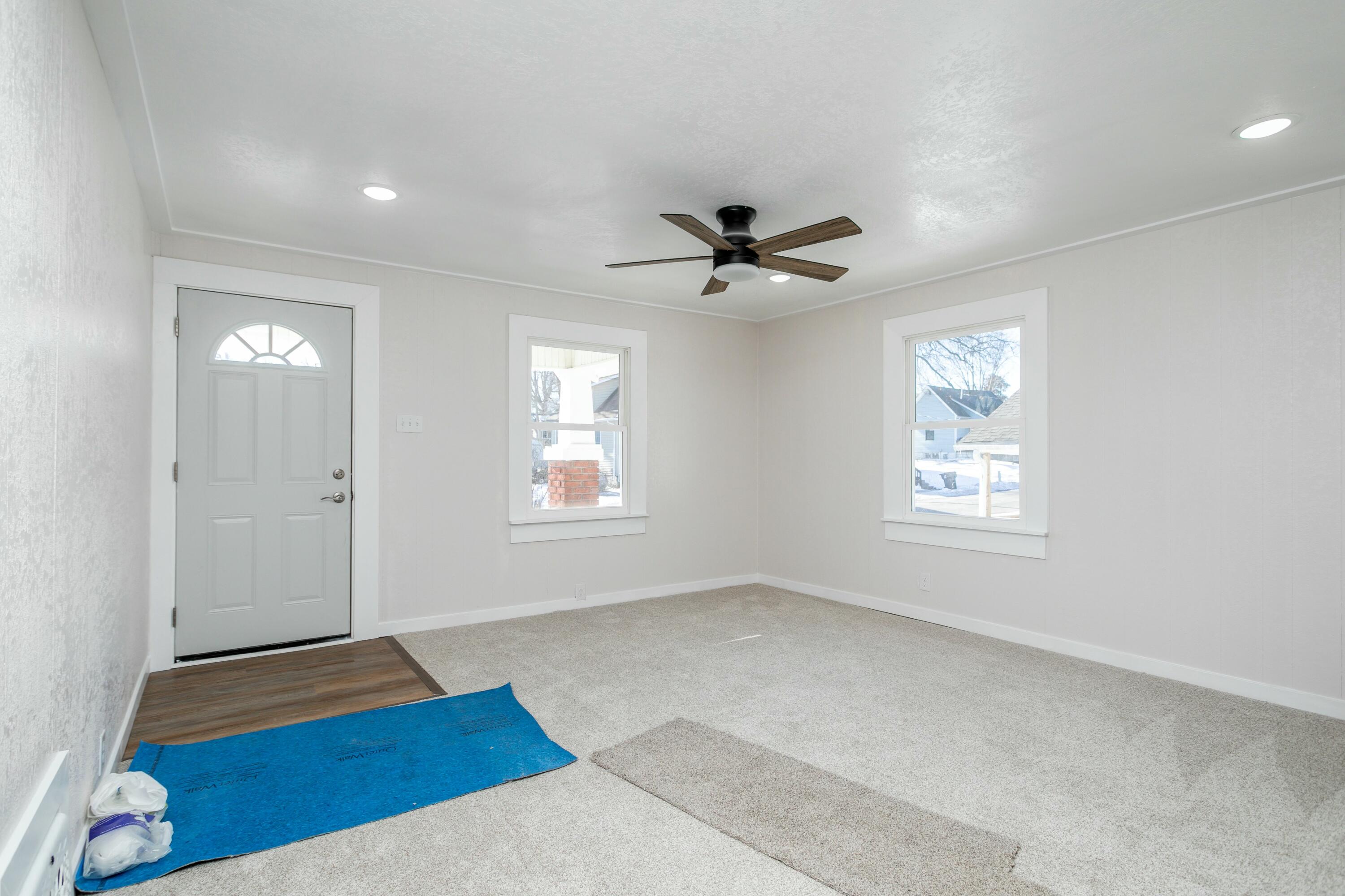 527 Farror St Property Photo 4