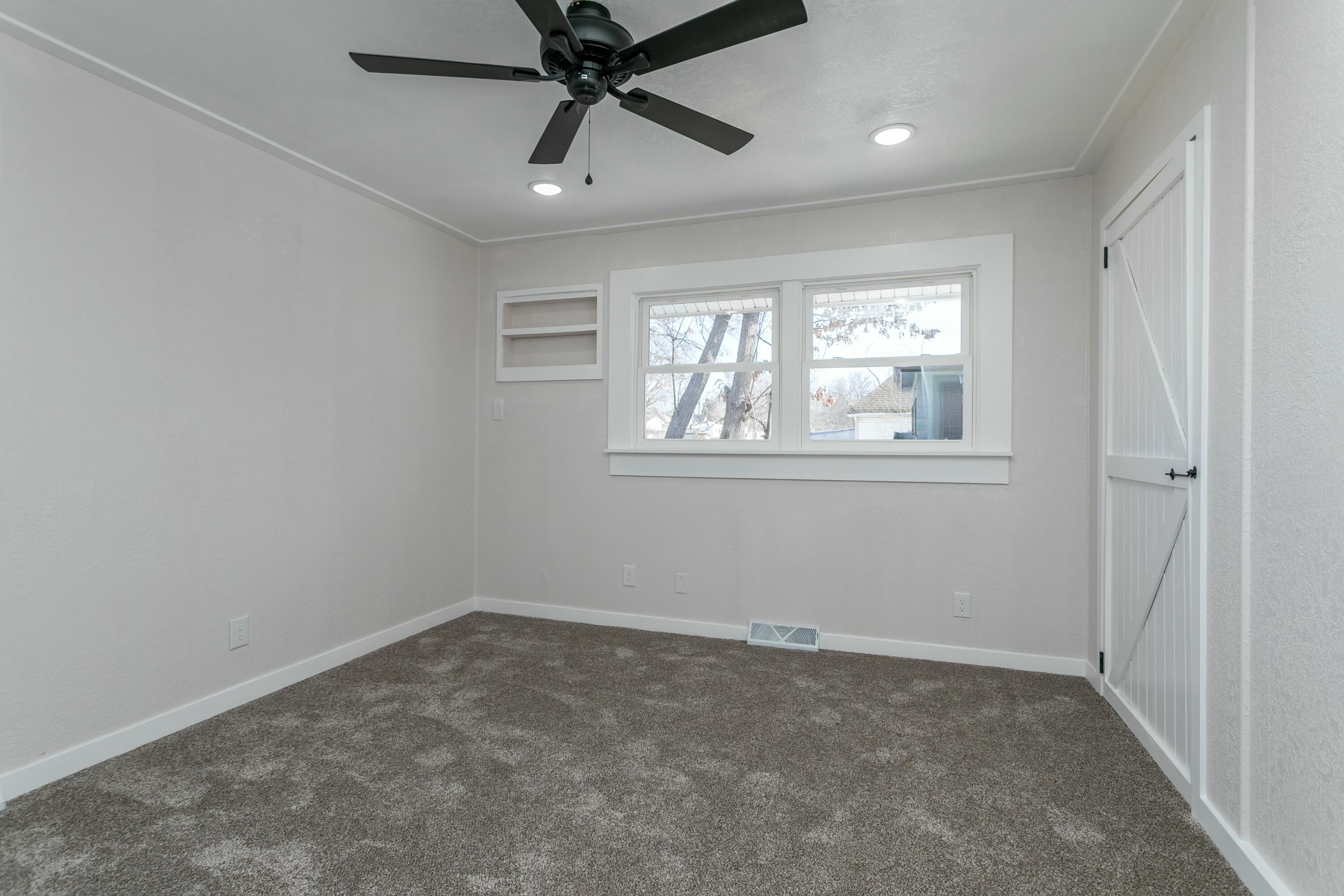 527 Farror St Property Photo 18