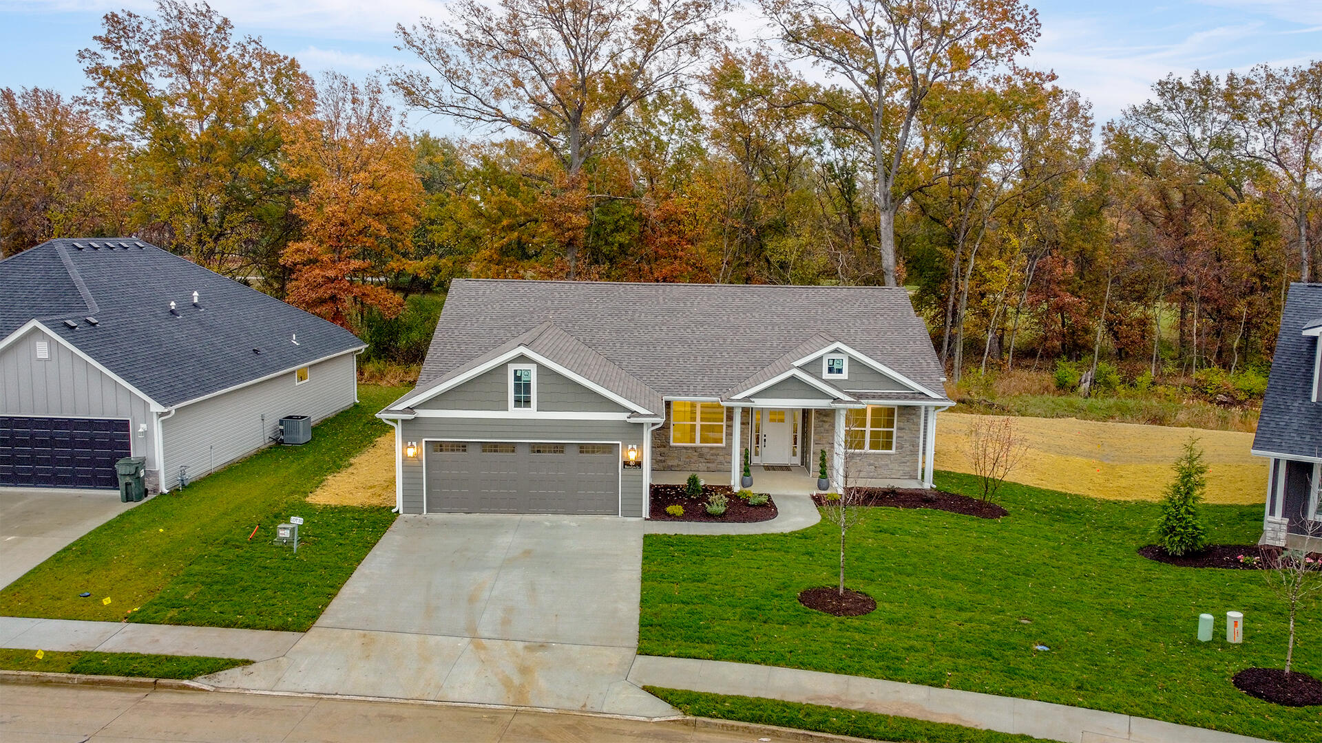 80 N LUNA LN Picture