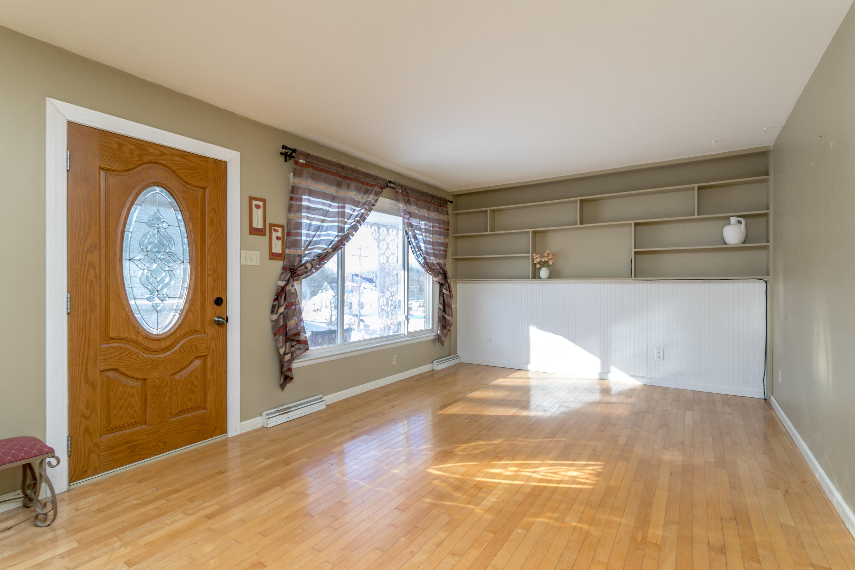 502 4th St Property Photo 9
