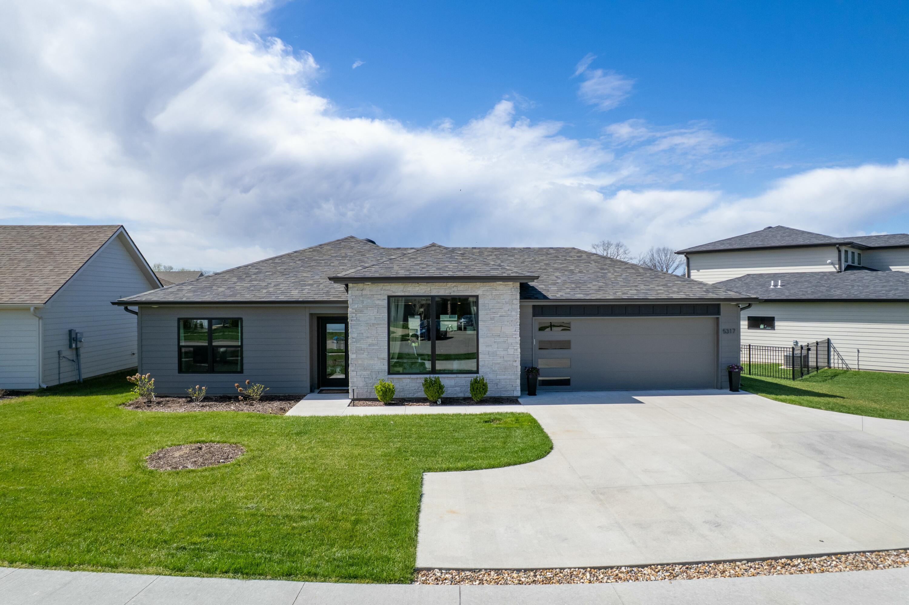 5317 Smith Dr Property Photo
