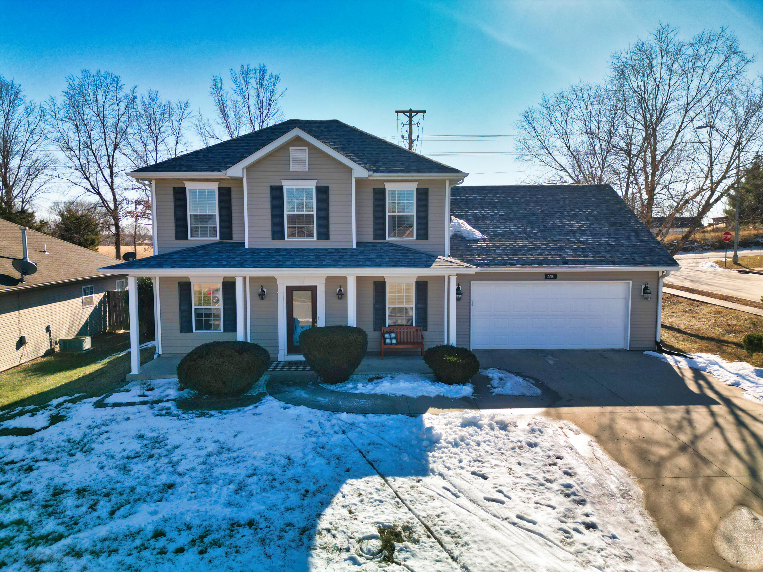 2210 Tadley St Property Photo 1