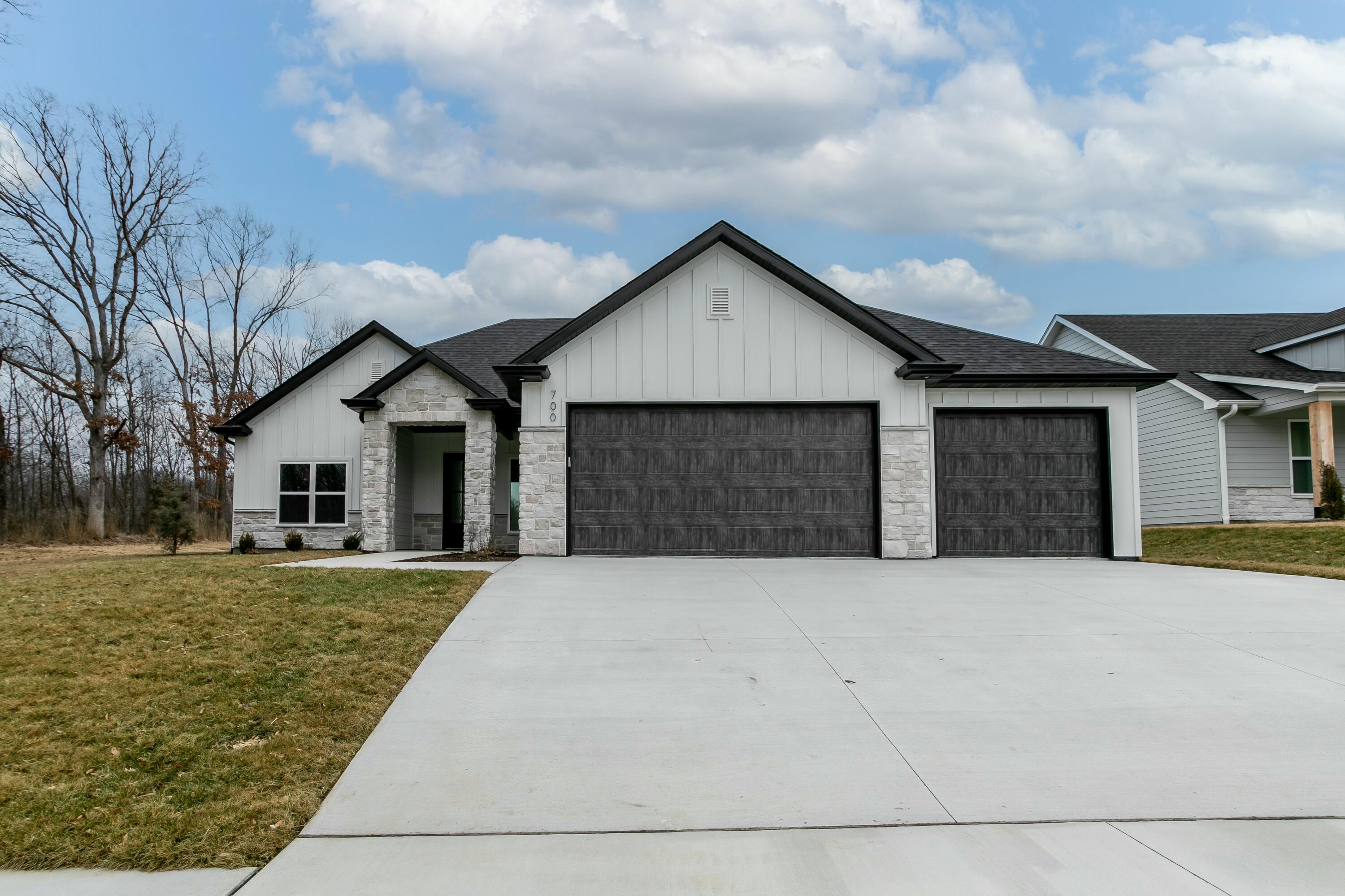 700 Sagemoor Dr Property Photo 1