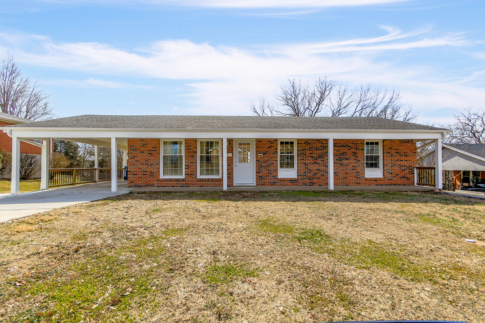 2123 W Edgewood Dr Property Photo 1