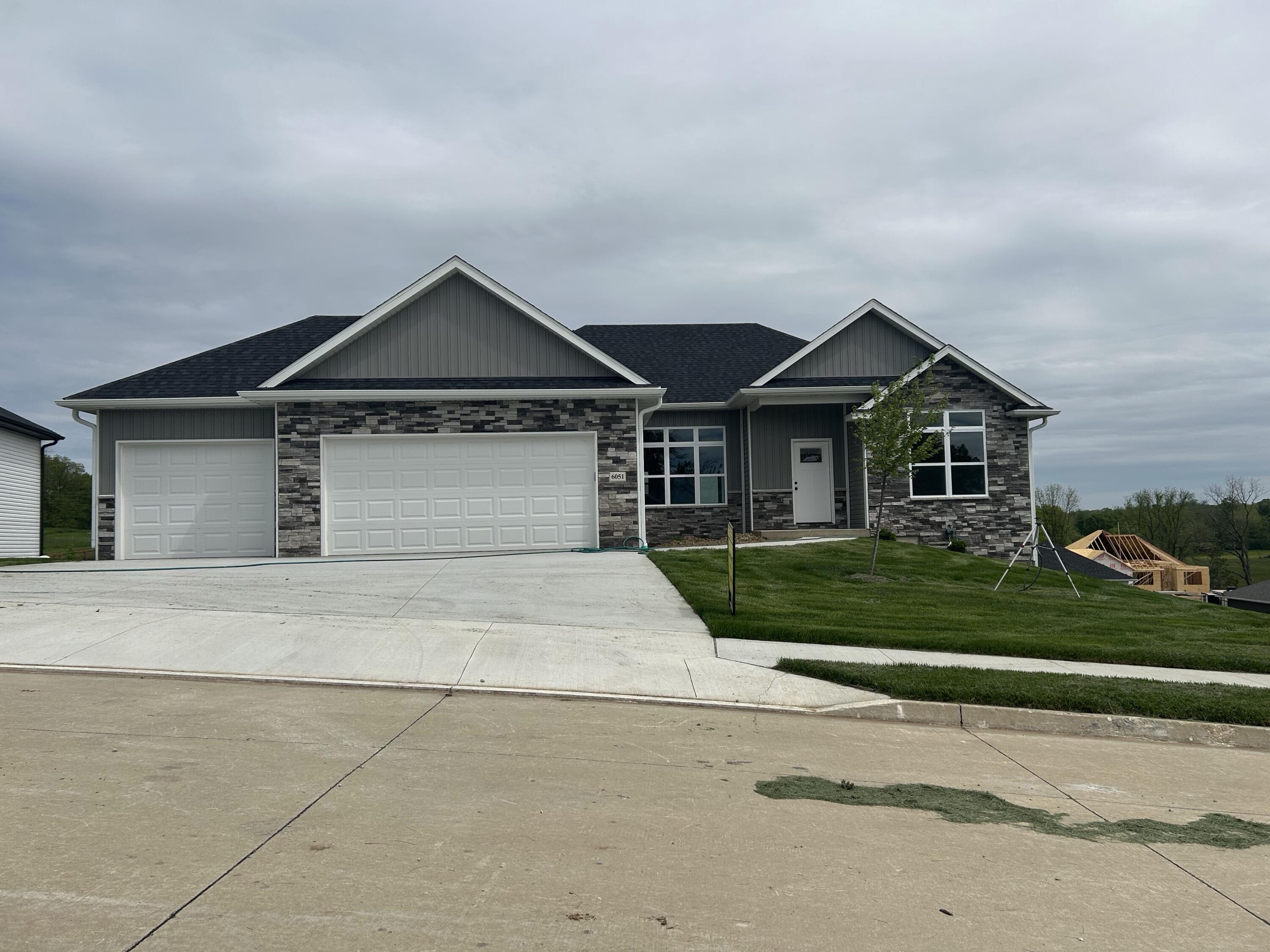 6051 TAMARACK DR Property Photo 1