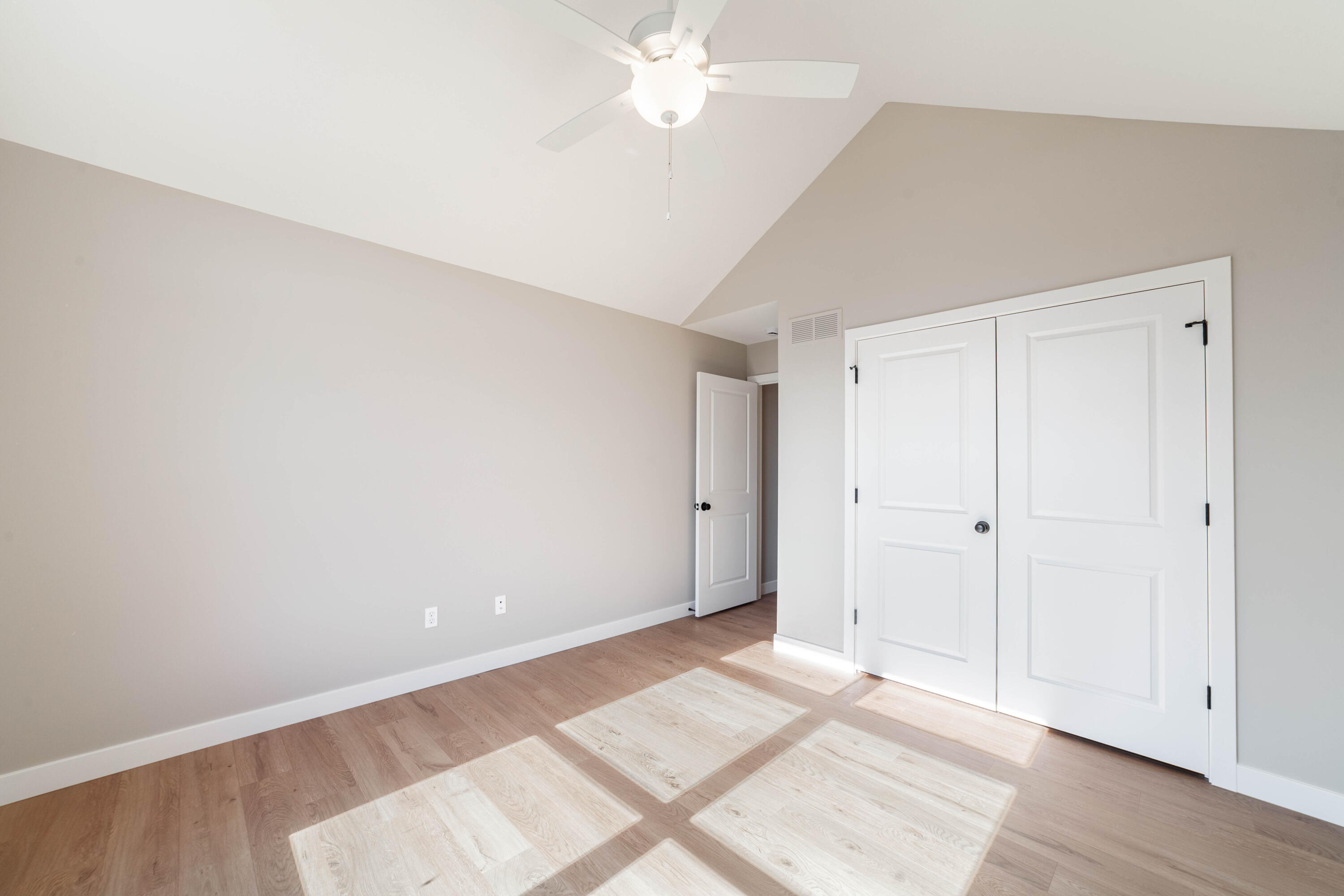 6051 Tamarack Dr Property Photo 24