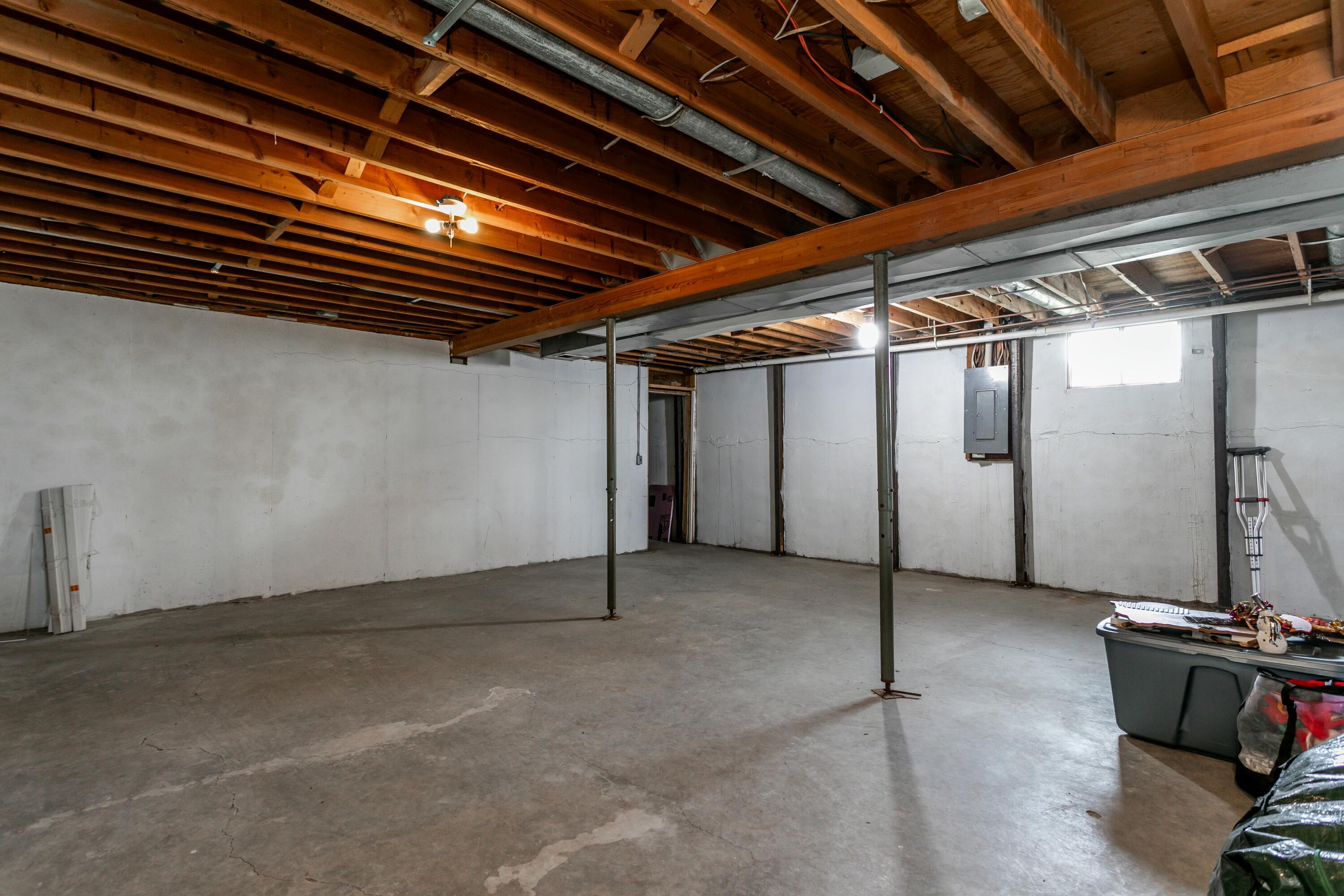 130 Carey St Property Photo 18