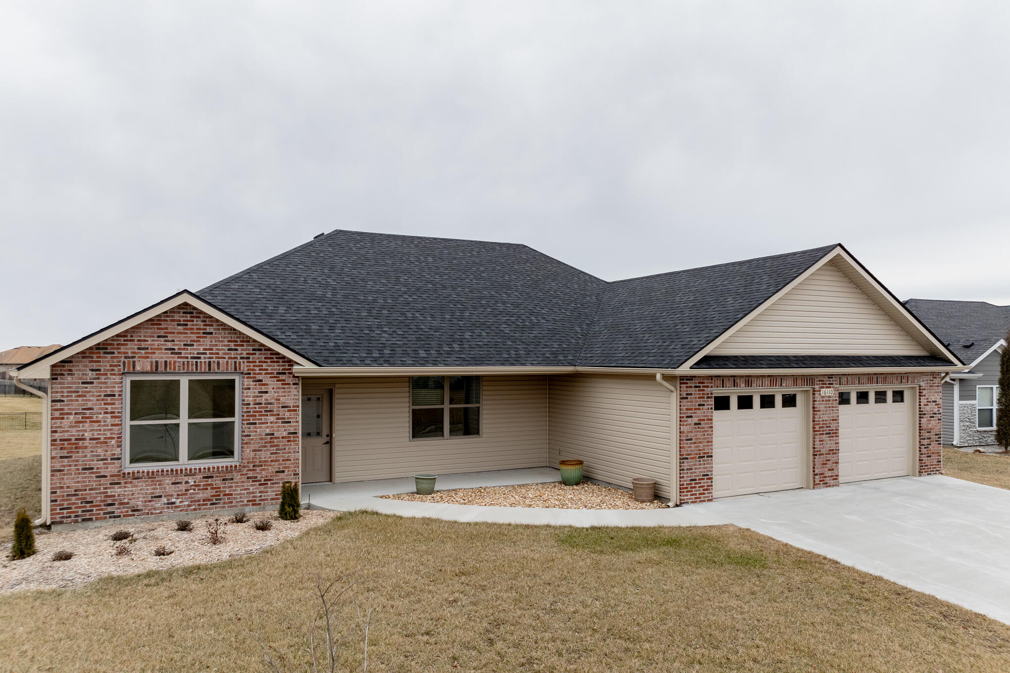 16110 Blue Heron Dr Property Photo 1